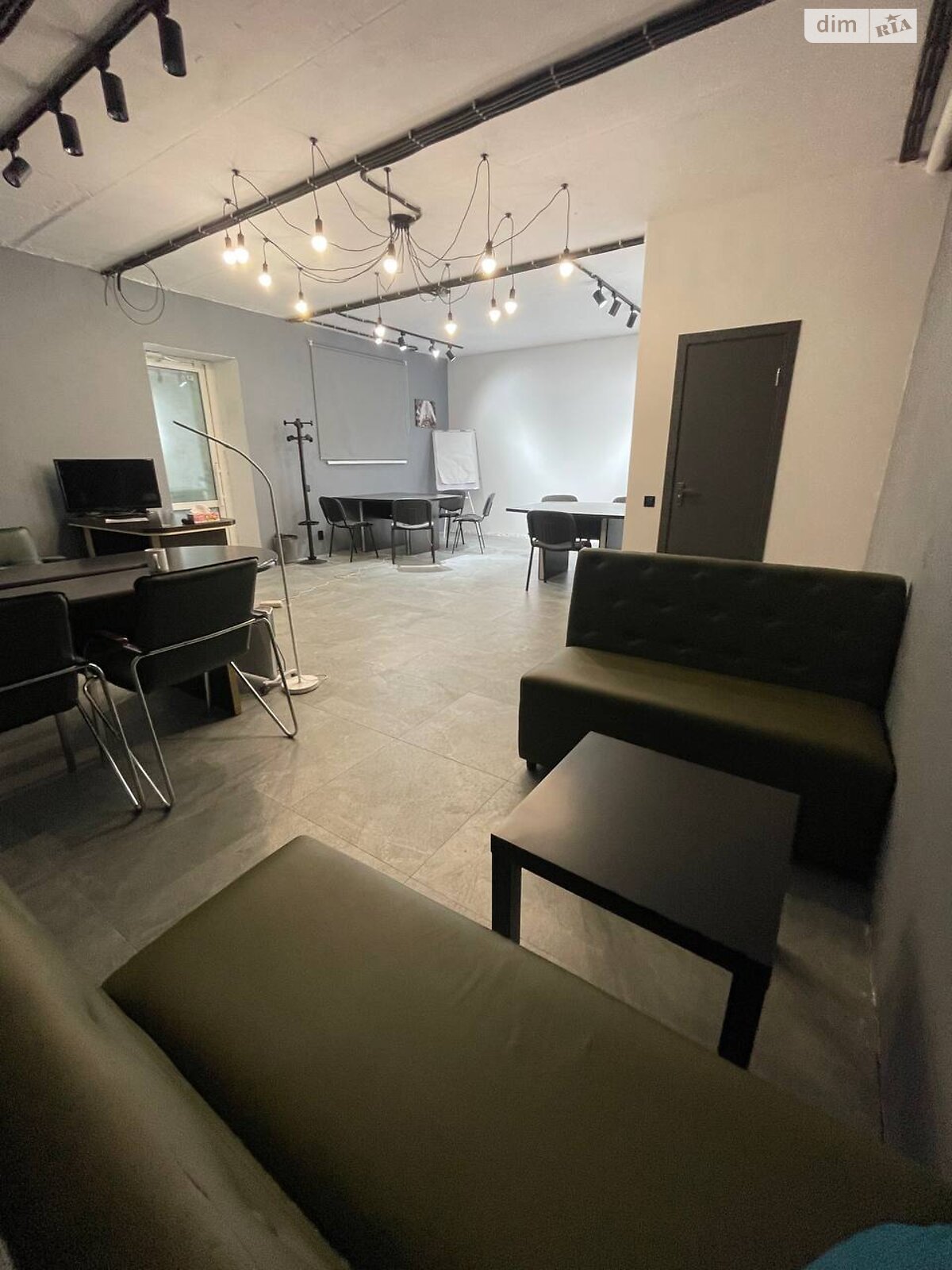 Аренда офисного помещения в Ирпене, Университетская (Карла Маркса) улица 2Ф/3, помещений - 2 фото 1 Аренда офисного помещения в Ирпене, Университетская (Карла Маркса) улица 2Ф/3, помещений - 2 фото 1