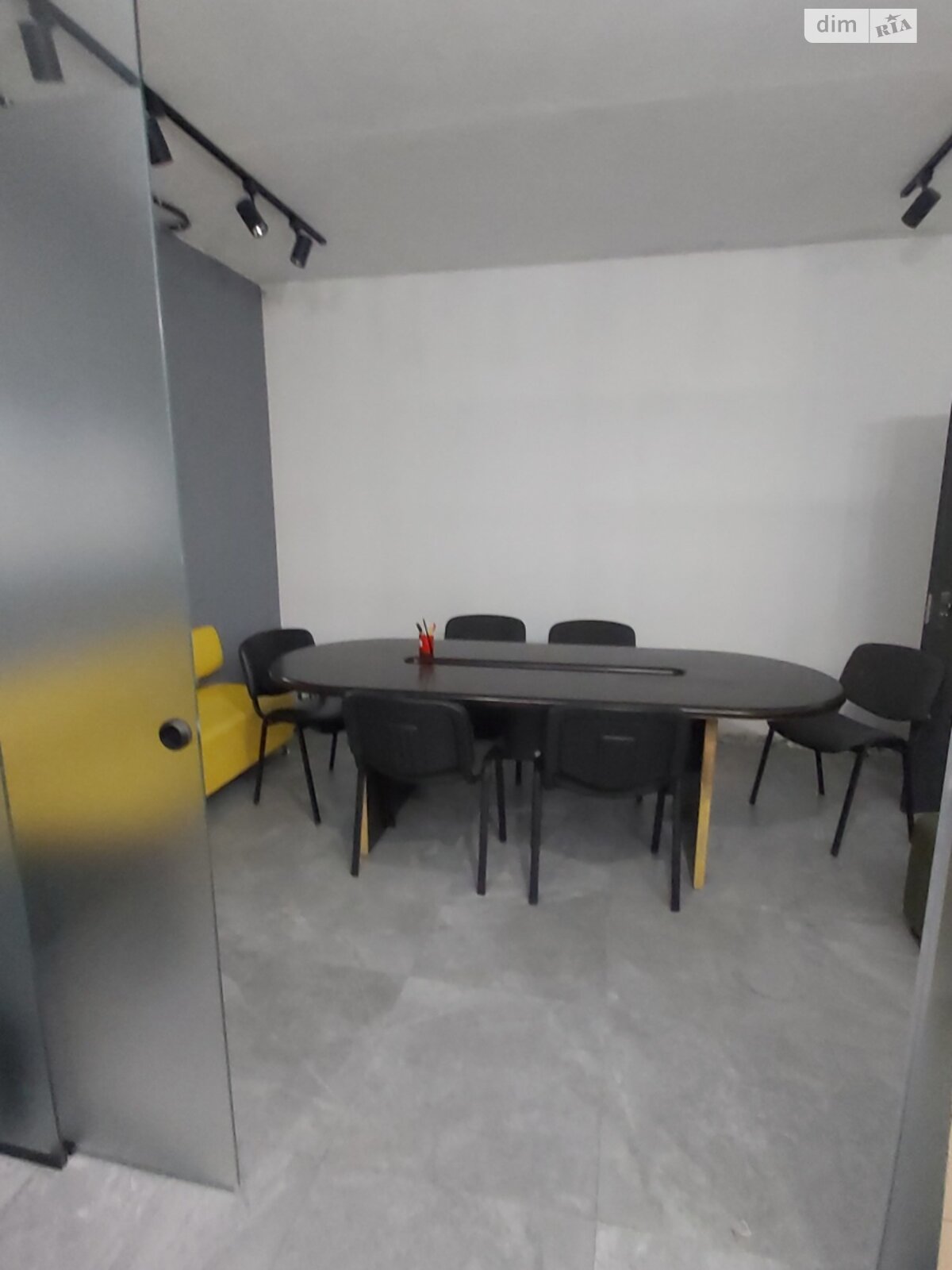 Аренда офисного помещения в Ирпене, Университетская (Карла Маркса) улица 2Ф/1, помещений - 2 фото 1 Аренда офисного помещения в Ирпене, Университетская (Карла Маркса) улица 2Ф/1, помещений - 2 фото 1