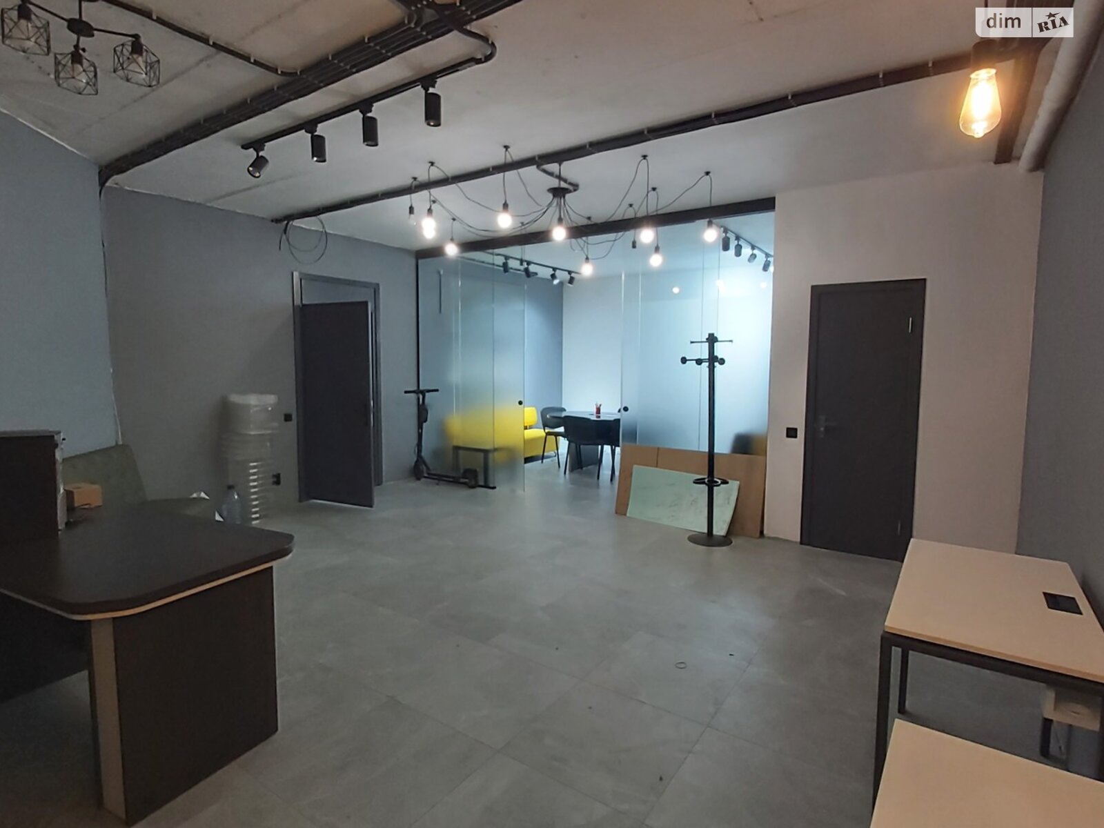 Аренда офисного помещения в Ирпене, Университетская (Карла Маркса) улица 2Ф/1, помещений - 2 фото 1 Аренда офисного помещения в Ирпене, Университетская (Карла Маркса) улица 2Ф/1, помещений - 2 фото 1