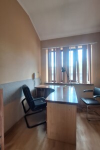 Оренда офісного приміщення в Івано-Франківську, Петлюри Симона вулиця 8, приміщень -, поверх - 2 фото 2