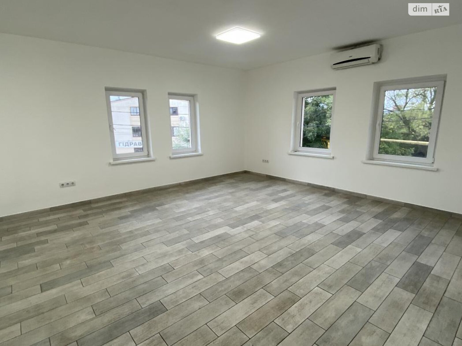 Оренда офісного приміщення в Івано-Франківську, Ребета Л. вулиця, приміщень - 1, поверх - 2 фото 1 Оренда офісного приміщення в Івано-Франківську, Ребета Л. вулиця, приміщень - 1, поверх - 2 фото 1