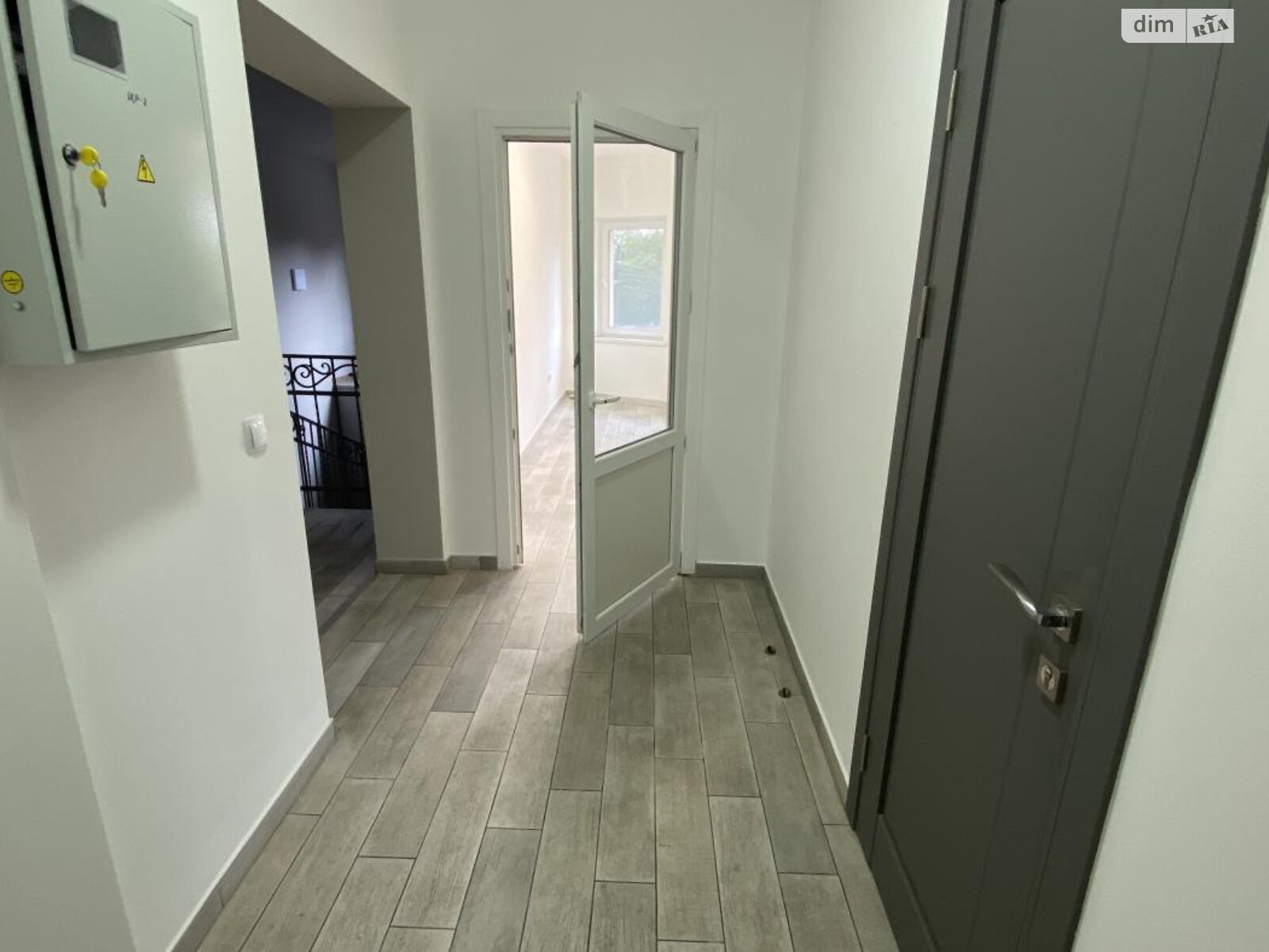 Оренда офісного приміщення в Івано-Франківську, Ребета Л. вулиця, приміщень - 1, поверх - 2 фото 1 Оренда офісного приміщення в Івано-Франківську, Ребета Л. вулиця, приміщень - 1, поверх - 2 фото 1