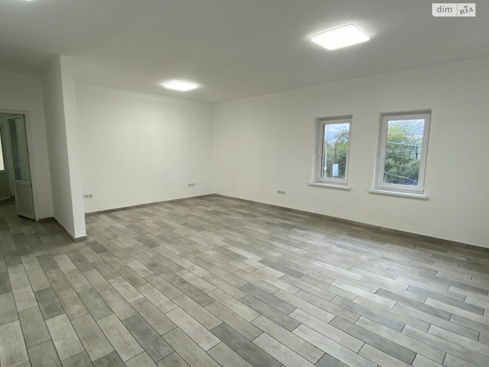 Оренда офісного приміщення в Івано-Франківську, Ребета Л. вулиця, приміщень - 1, поверх - 2 фото 1 Оренда офісного приміщення в Івано-Франківську, Ребета Л. вулиця, приміщень - 1, поверх - 2 фото 1