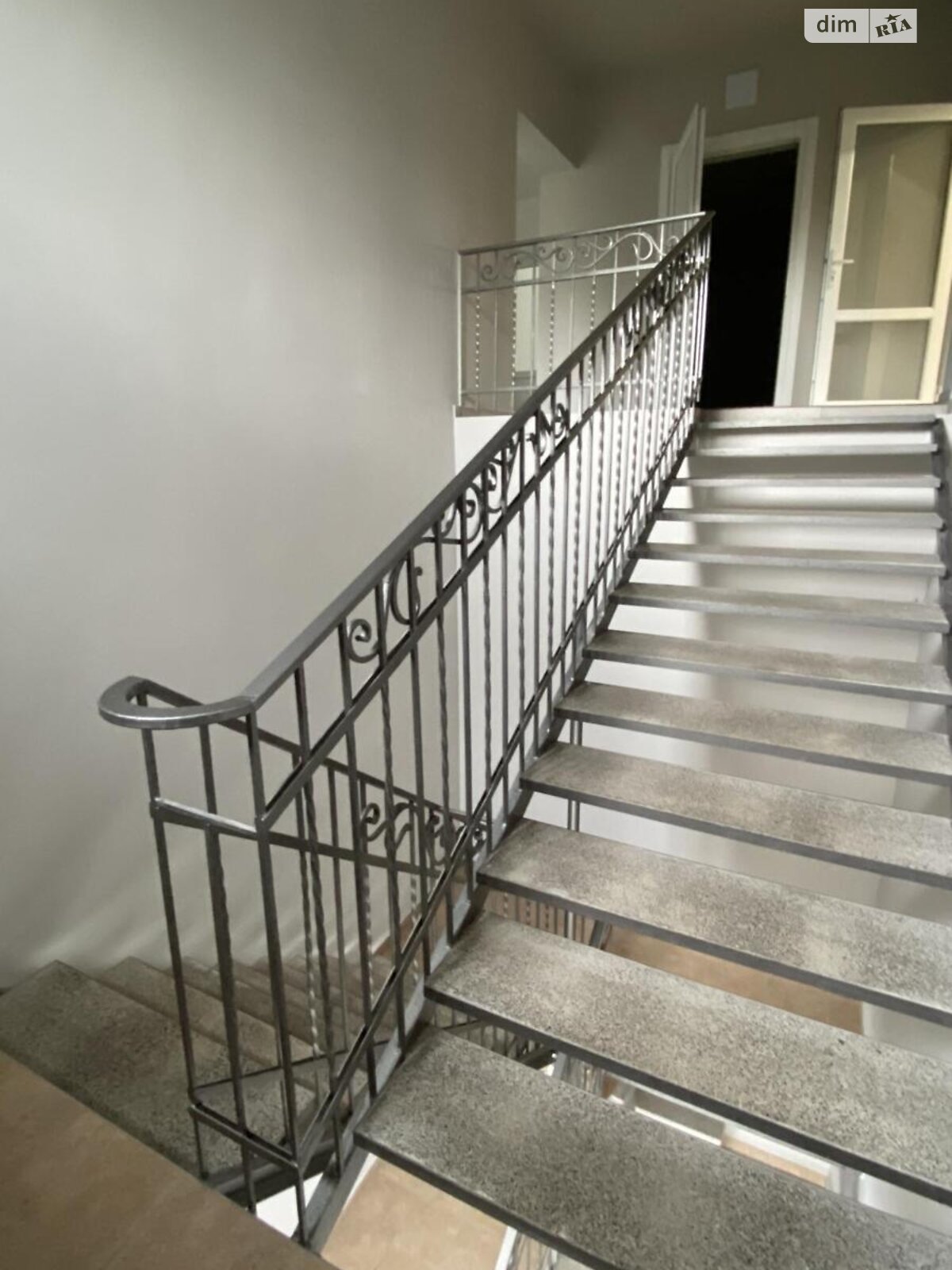 Оренда офісного приміщення в Івано-Франківську, Ребета Л. вулиця, приміщень - 1, поверх - 2 фото 1 Оренда офісного приміщення в Івано-Франківську, Ребета Л. вулиця, приміщень - 1, поверх - 2 фото 1