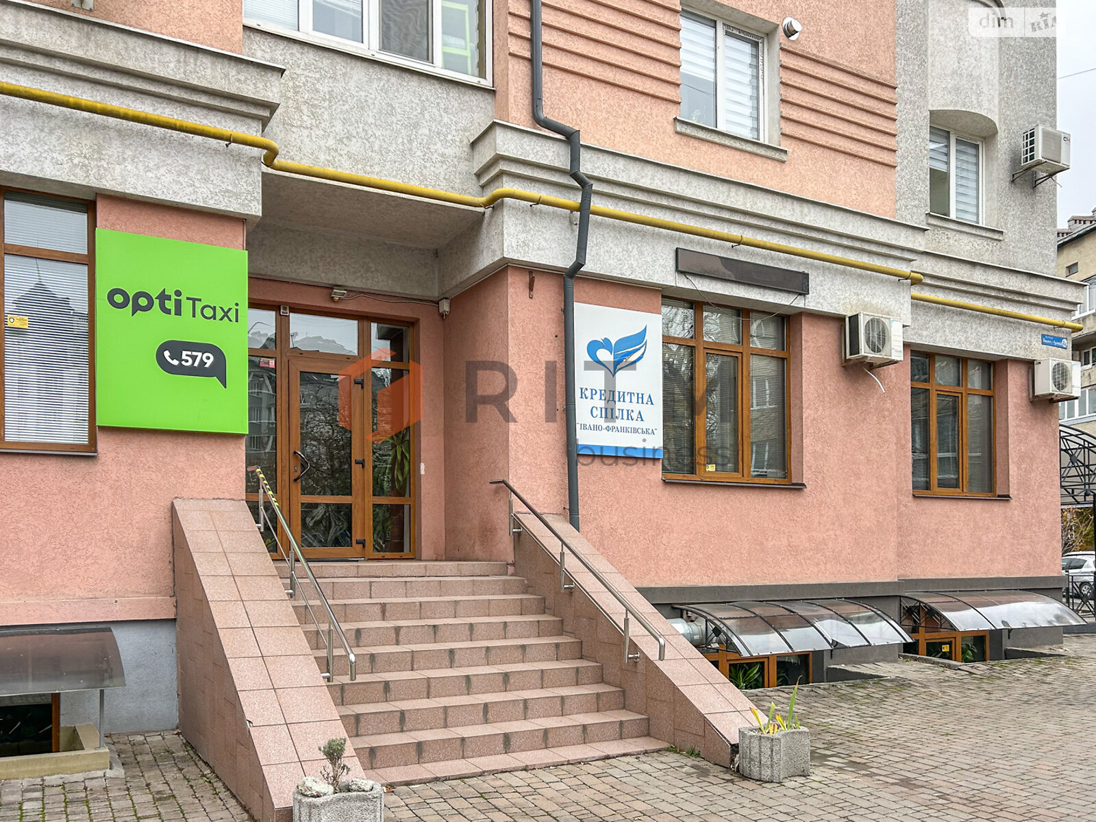 Аренда офисного помещения в Ивано-Франковске, Орлика Филиппа улица, помещений -, этаж - 1 фото 1