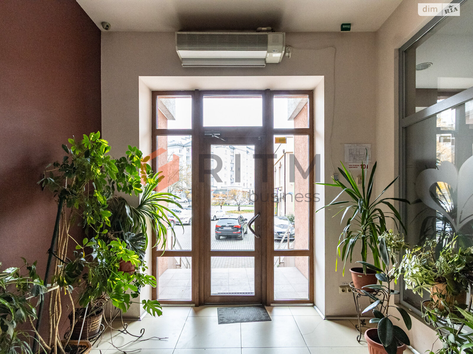 Аренда офисного помещения в Ивано-Франковске, Орлика Филиппа улица, помещений -, этаж - 1 фото 1