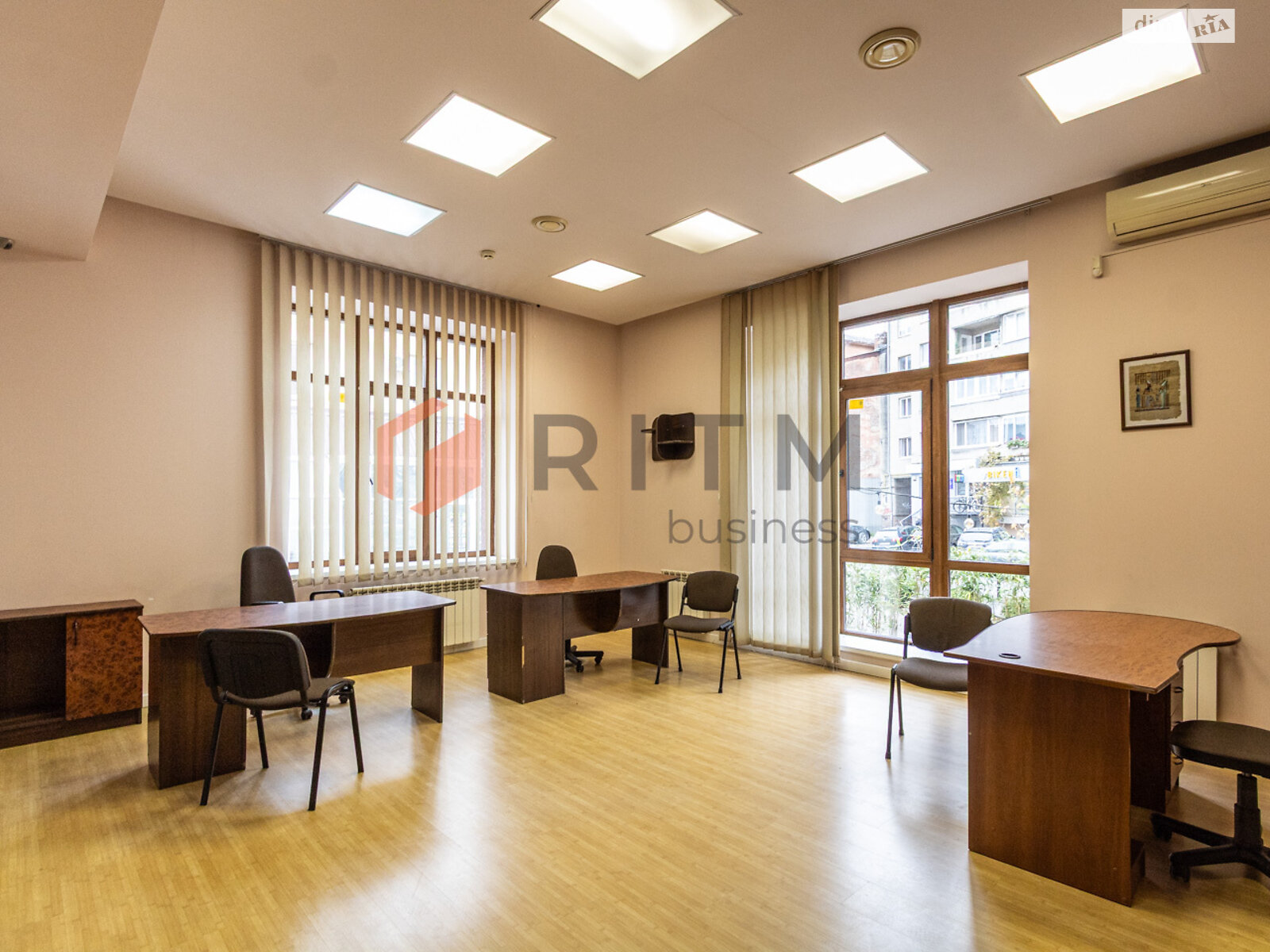 Аренда офисного помещения в Ивано-Франковске, Орлика Филиппа улица, помещений -, этаж - 1 фото 1