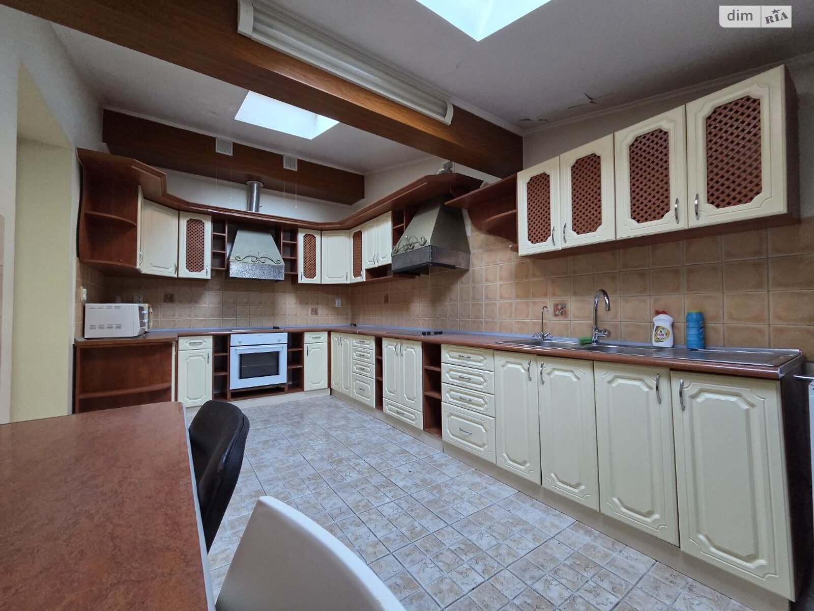 Аренда офисного помещения в Ивано-Франковске, Кардинала Любомира Гузара улица 34, помещений - 5, этаж - 5 фото 1