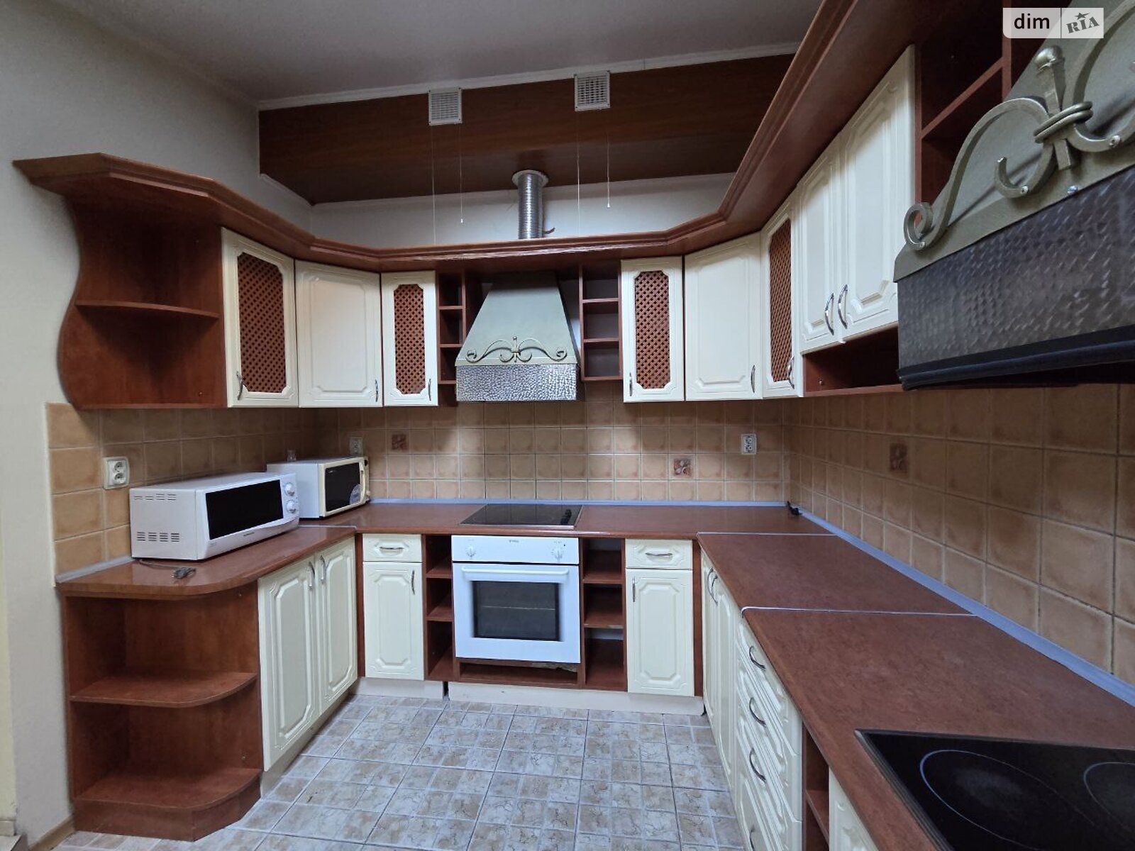 Аренда офисного помещения в Ивано-Франковске, Кардинала Любомира Гузара улица 34, помещений - 5, этаж - 5 фото 1