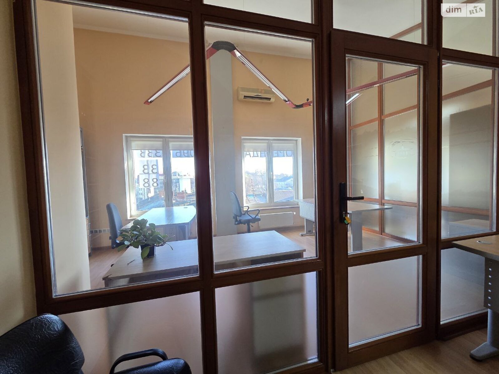 Аренда офисного помещения в Ивано-Франковске, Кардинала Любомира Гузара улица 34, помещений - 5, этаж - 5 фото 1