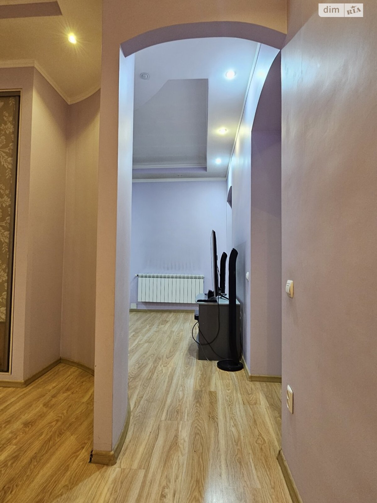 Аренда офисного помещения в Ивано-Франковске, Курбаса Леся улица 4, помещений - 1, этаж - 1 фото 1 Аренда офисного помещения в Ивано-Франковске, Курбаса Леся улица 4, помещений - 1, этаж - 1 фото 1