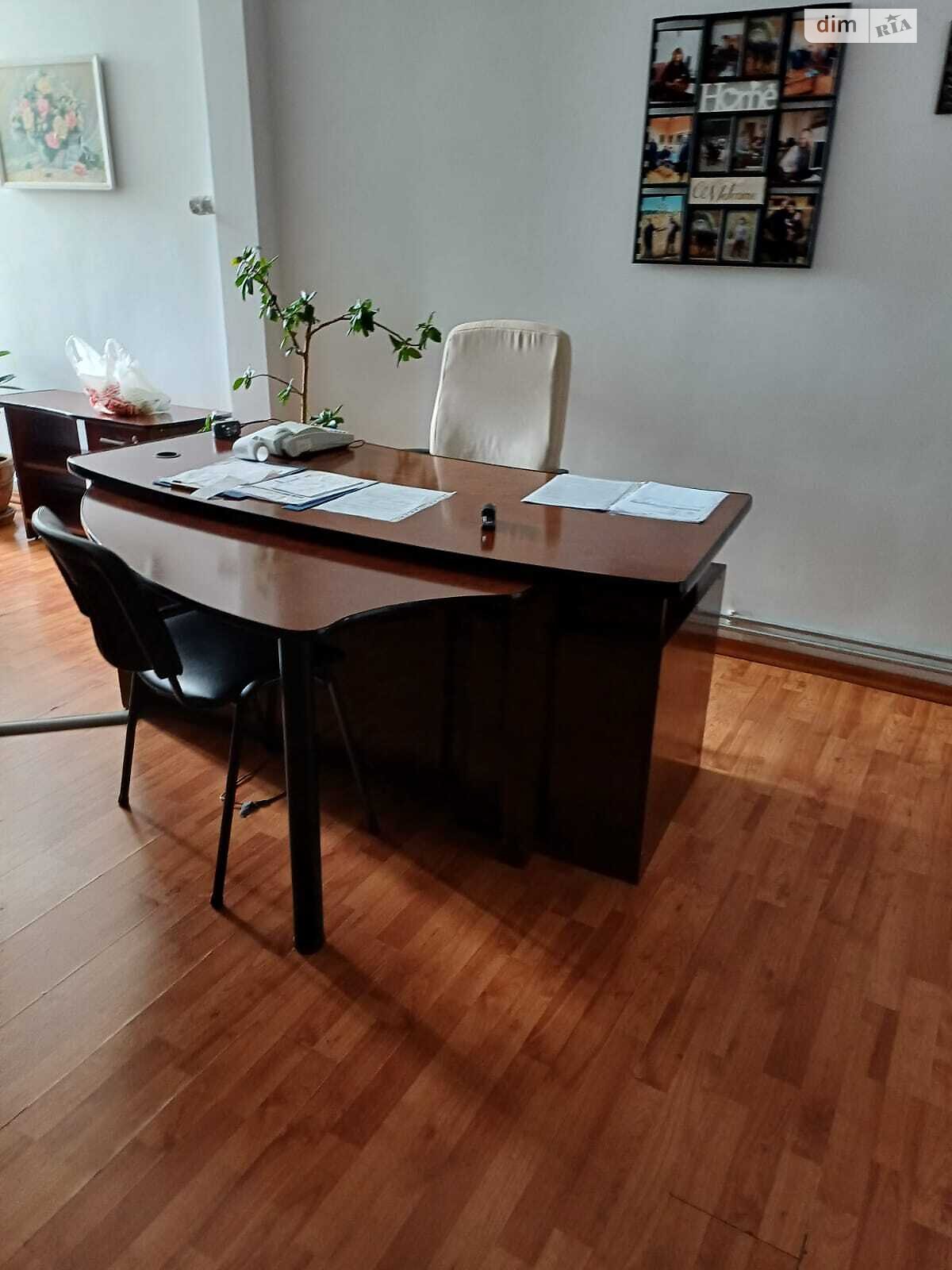 Оренда офісного приміщення в Івано-Франківську, Незалежності вулиця 4, приміщень - 3, поверх - 4 фото 1 Оренда офісного приміщення в Івано-Франківську, Незалежності вулиця 4, приміщень - 3, поверх - 4 фото 1