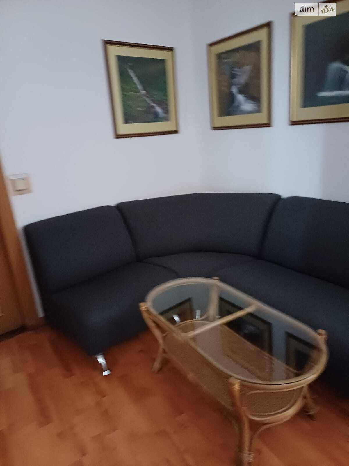 Оренда офісного приміщення в Івано-Франківську, Незалежності вулиця 4, приміщень - 3, поверх - 4 фото 1 Оренда офісного приміщення в Івано-Франківську, Незалежності вулиця 4, приміщень - 3, поверх - 4 фото 1