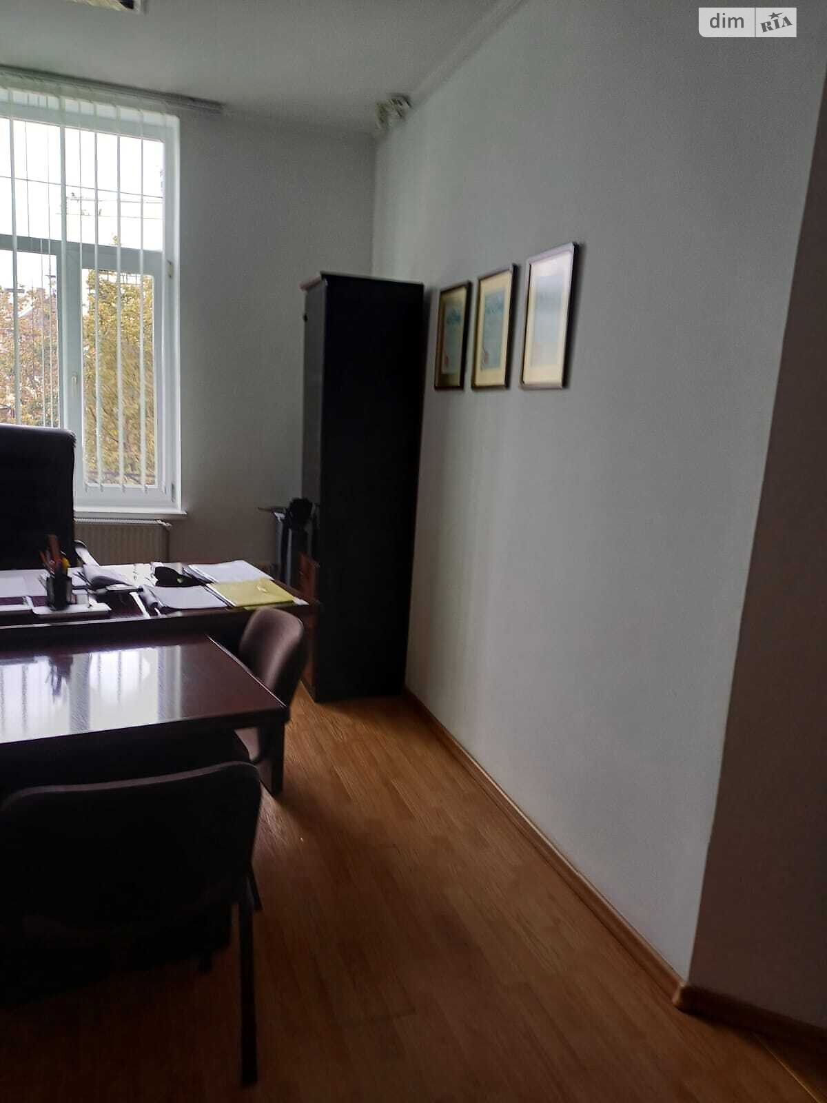 Оренда офісного приміщення в Івано-Франківську, Незалежності вулиця 4, приміщень - 3, поверх - 4 фото 1 Оренда офісного приміщення в Івано-Франківську, Незалежності вулиця 4, приміщень - 3, поверх - 4 фото 1