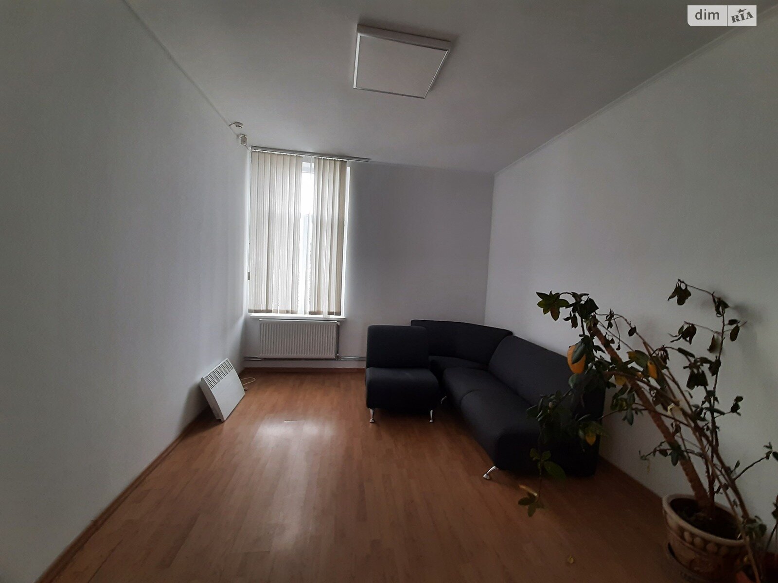 Оренда офісного приміщення в Івано-Франківську, Незалежності вулиця 4, приміщень - 3, поверх - 4 фото 1 Оренда офісного приміщення в Івано-Франківську, Незалежності вулиця 4, приміщень - 3, поверх - 4 фото 1