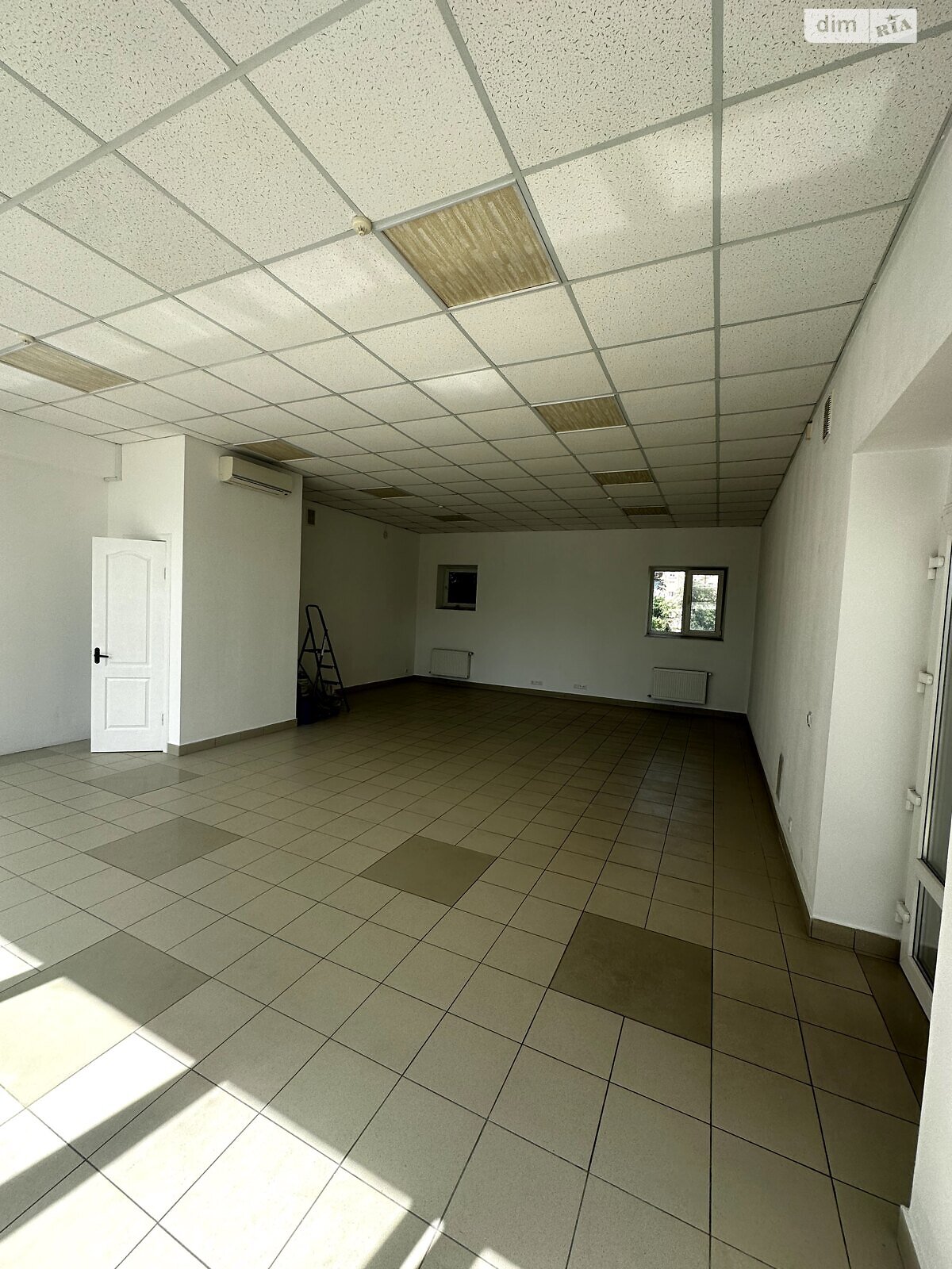 Аренда офисного помещения в Ивано-Франковске, Тычины улица, помещений - 1, этаж - 2 фото 1