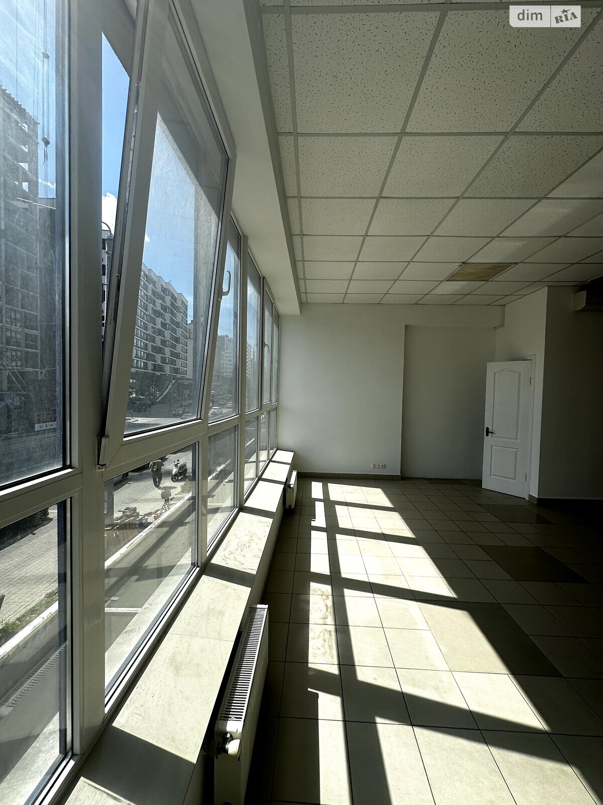 Аренда офисного помещения в Ивано-Франковске, Тычины улица, помещений - 1, этаж - 2 фото 1