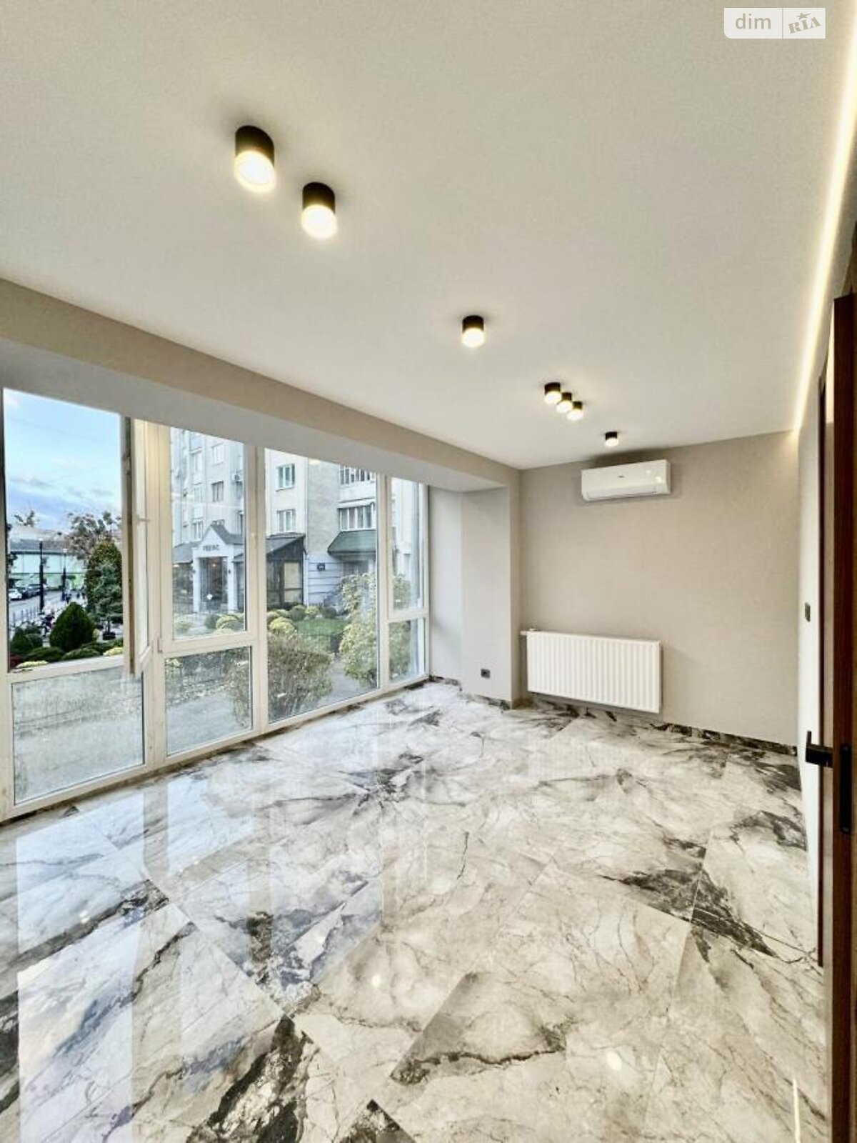 Аренда офисного помещения в Ивано-Франковске, Вагилевича улица, помещений - 1, этаж - 1 фото 1 Аренда офисного помещения в Ивано-Франковске, Вагилевича улица, помещений - 1, этаж - 1 фото 1