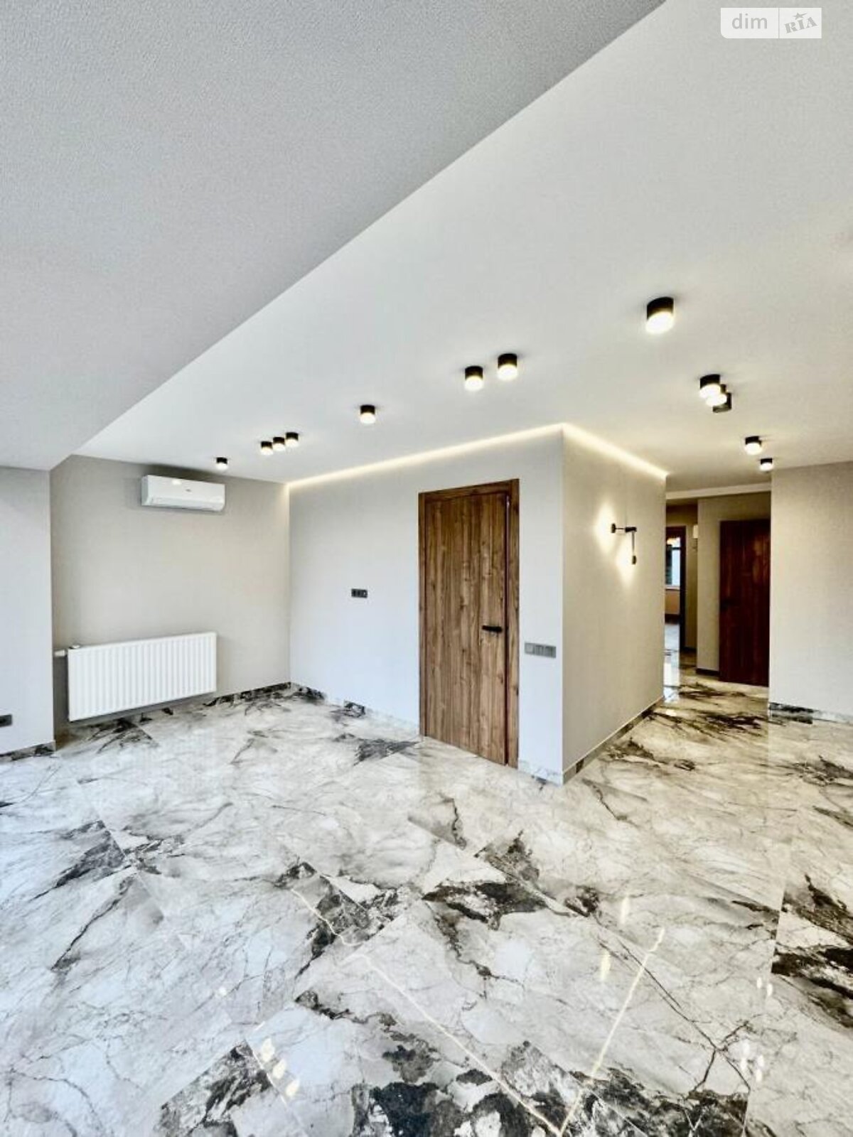 Аренда офисного помещения в Ивано-Франковске, Вагилевича улица, помещений - 1, этаж - 1 фото 1 Аренда офисного помещения в Ивано-Франковске, Вагилевича улица, помещений - 1, этаж - 1 фото 1