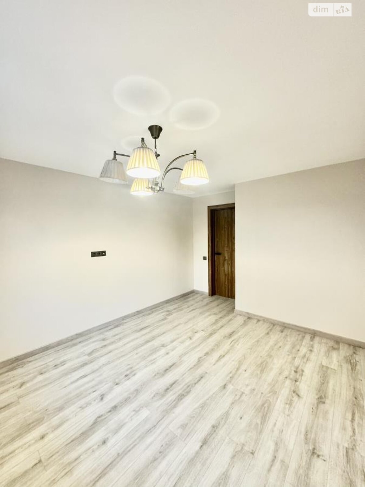 Аренда офисного помещения в Ивано-Франковске, Вагилевича улица, помещений - 1, этаж - 1 фото 1 Аренда офисного помещения в Ивано-Франковске, Вагилевича улица, помещений - 1, этаж - 1 фото 1