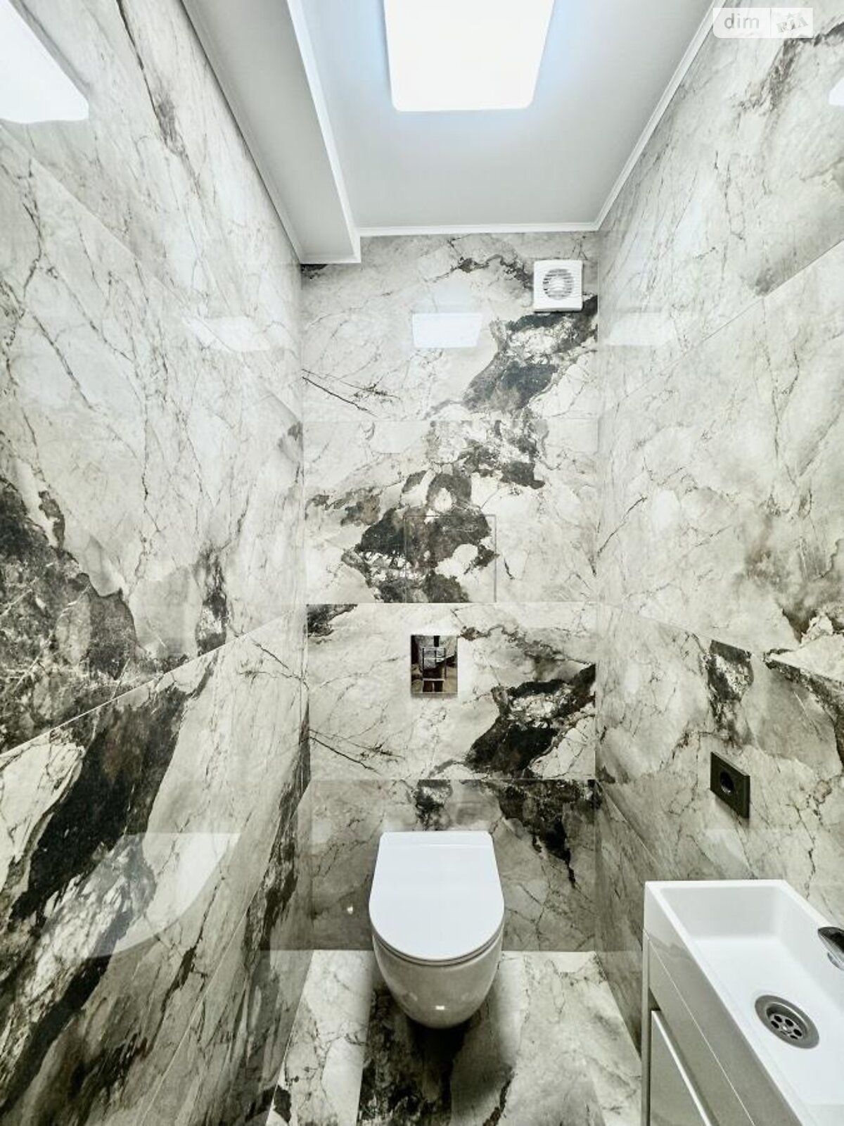 Аренда офисного помещения в Ивано-Франковске, Вагилевича улица, помещений - 1, этаж - 1 фото 1 Аренда офисного помещения в Ивано-Франковске, Вагилевича улица, помещений - 1, этаж - 1 фото 1