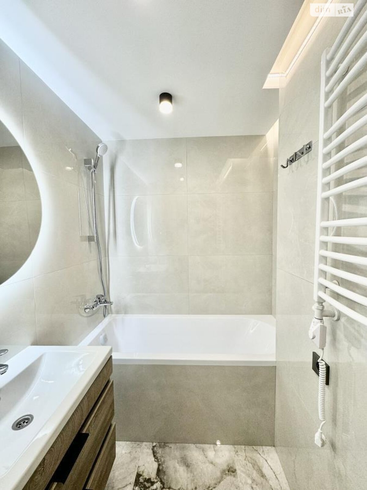 Аренда офисного помещения в Ивано-Франковске, Вагилевича улица, помещений - 1, этаж - 1 фото 1 Аренда офисного помещения в Ивано-Франковске, Вагилевича улица, помещений - 1, этаж - 1 фото 1