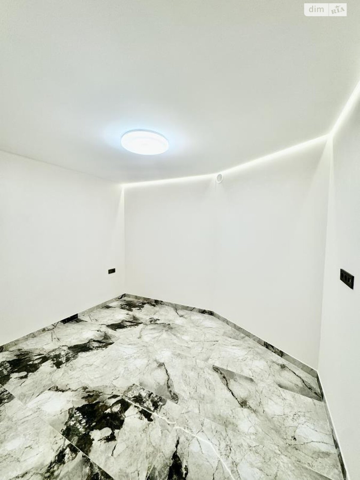 Аренда офисного помещения в Ивано-Франковске, Вагилевича улица, помещений - 1, этаж - 1 фото 1 Аренда офисного помещения в Ивано-Франковске, Вагилевича улица, помещений - 1, этаж - 1 фото 1