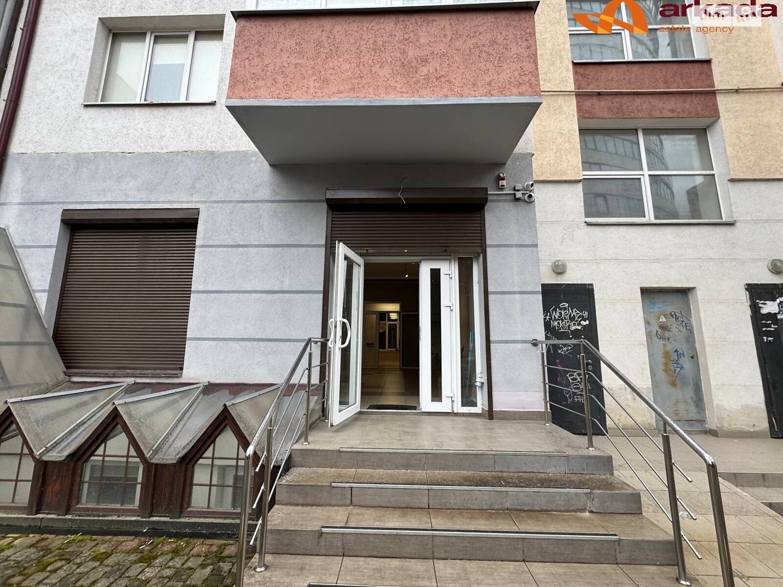 Аренда офисного помещения в Ивано-Франковске, Южный бульвар 21А, помещений - 3, этаж - 1 фото 1 Аренда офисного помещения в Ивано-Франковске, Южный бульвар 21А, помещений - 3, этаж - 1 фото 1
