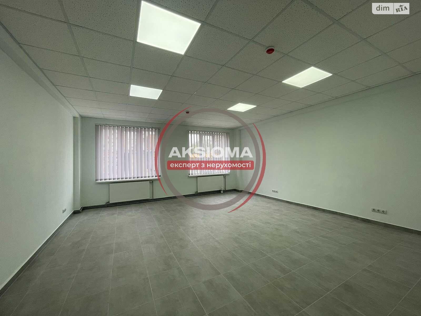 Аренда офисного помещения в Ивано-Франковске, Височана, помещений - 1, этаж - 3 фото 1