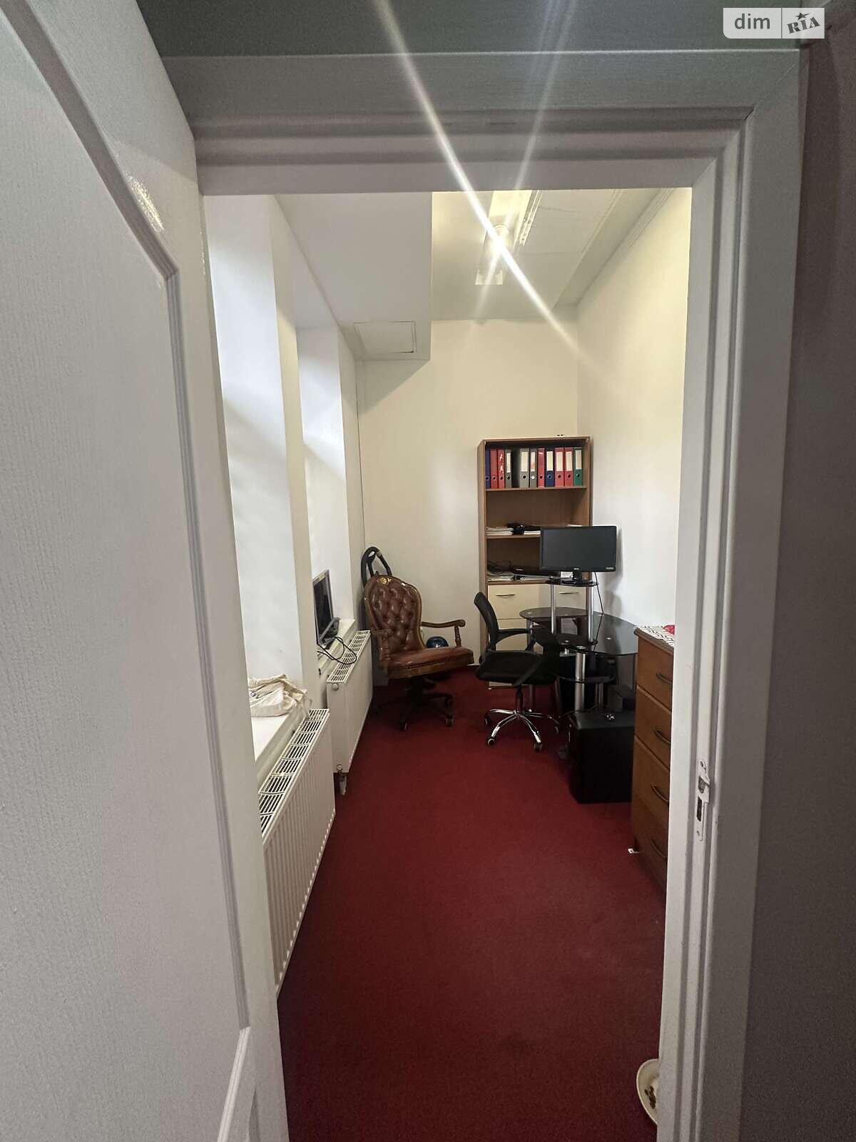 Аренда офисного помещения в Ивано-Франковске, Железнодорожная улица 49, помещений - 2, этаж - 1 фото 1