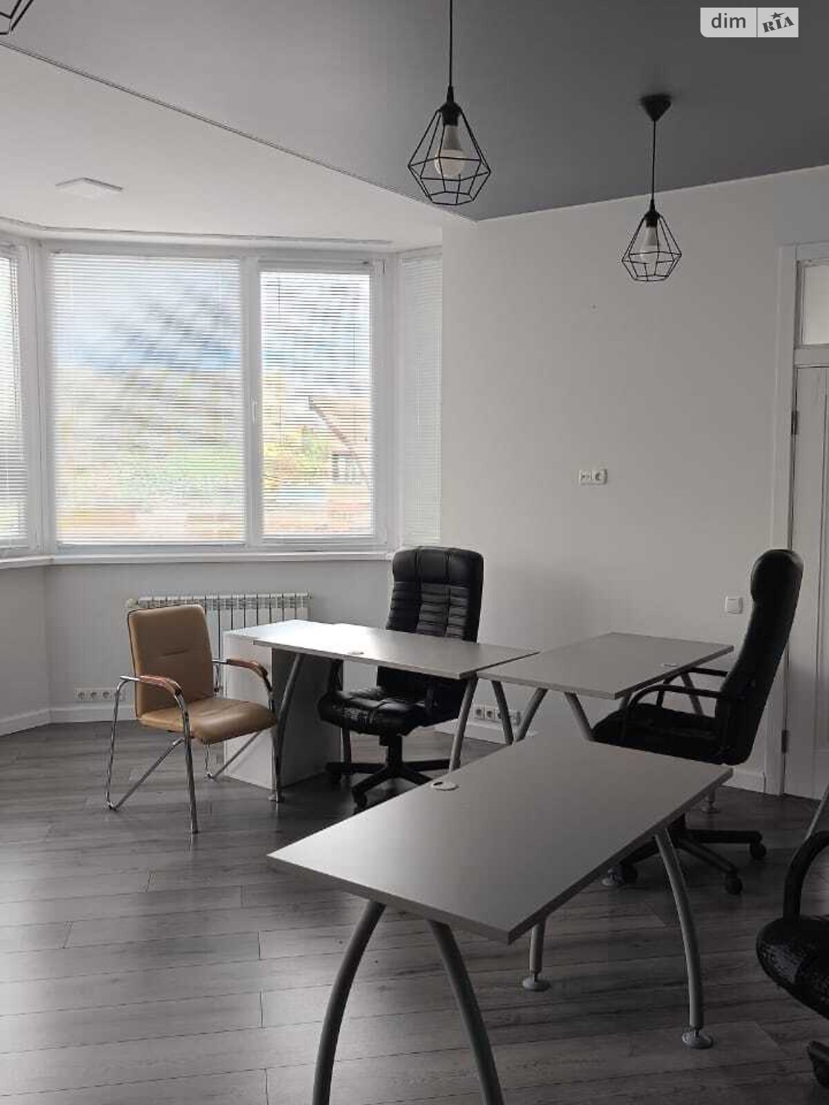 Аренда офисного помещения в Киеве, Павла Тычины проспект 18Б, помещений - 4, этаж - 3 фото 1 Аренда офисного помещения в Киеве, Павла Тычины проспект 18Б, помещений - 4, этаж - 3 фото 1