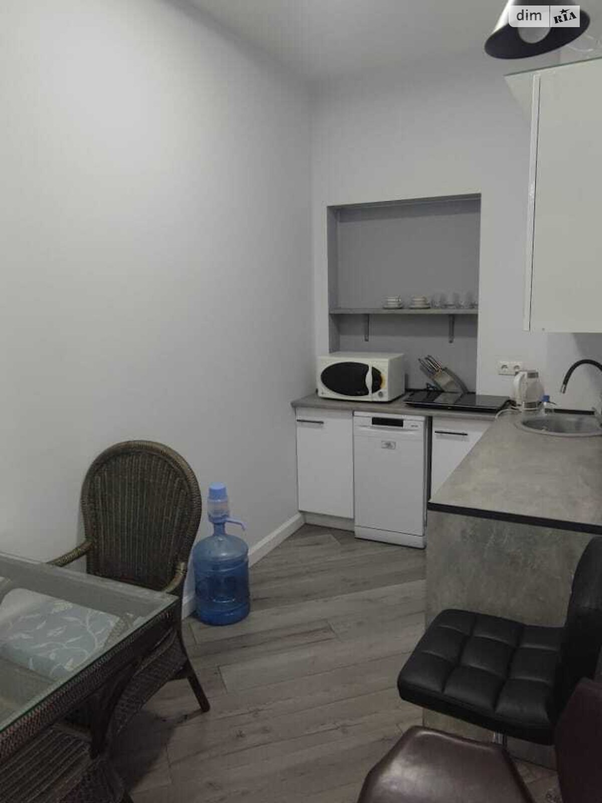 Аренда офисного помещения в Киеве, Павла Тычины проспект 18Б, помещений - 4, этаж - 3 фото 1 Аренда офисного помещения в Киеве, Павла Тычины проспект 18Б, помещений - 4, этаж - 3 фото 1