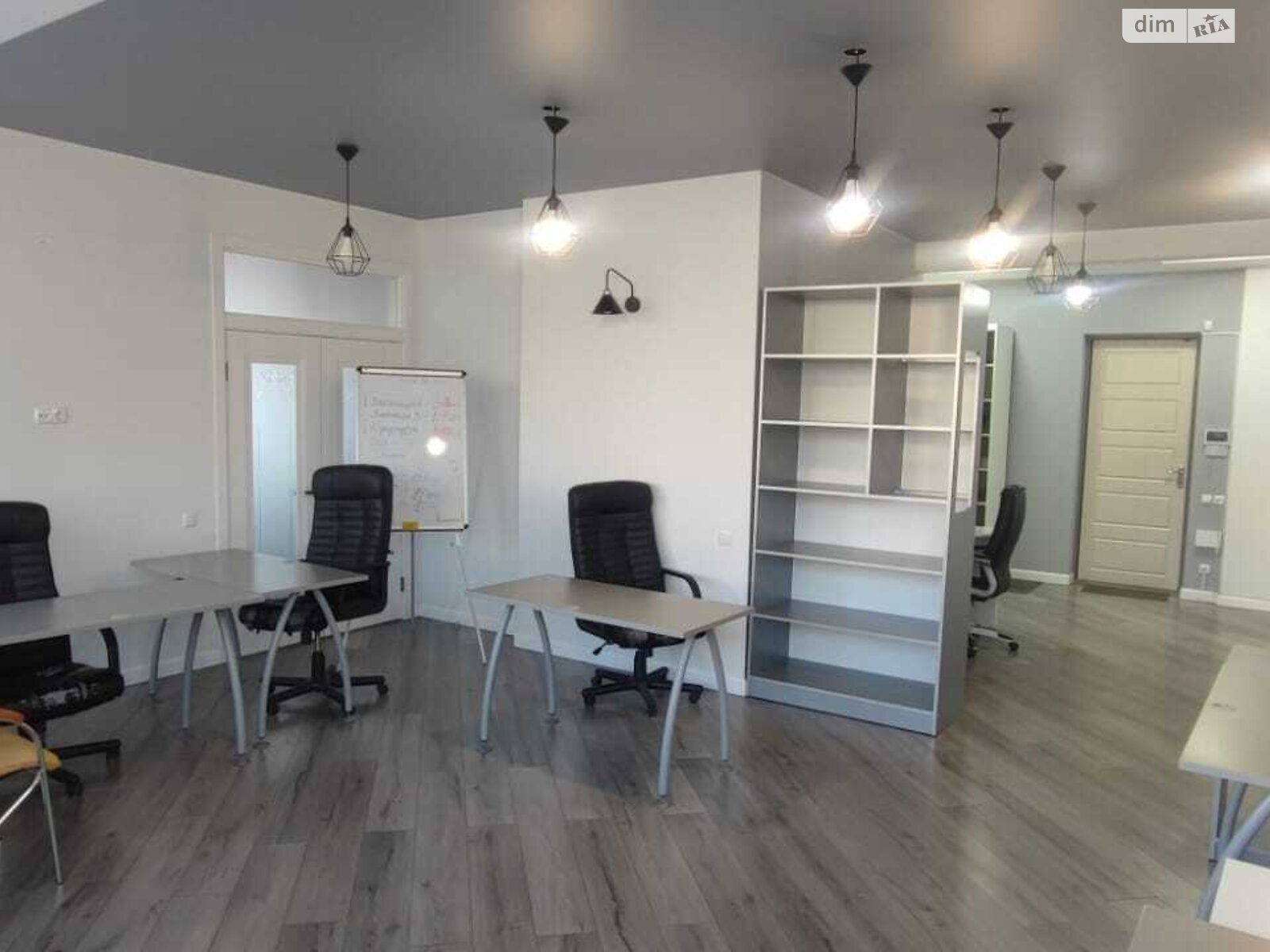 Аренда офисного помещения в Киеве, Павла Тычины проспект 18Б, помещений - 4, этаж - 3 фото 1 Аренда офисного помещения в Киеве, Павла Тычины проспект 18Б, помещений - 4, этаж - 3 фото 1