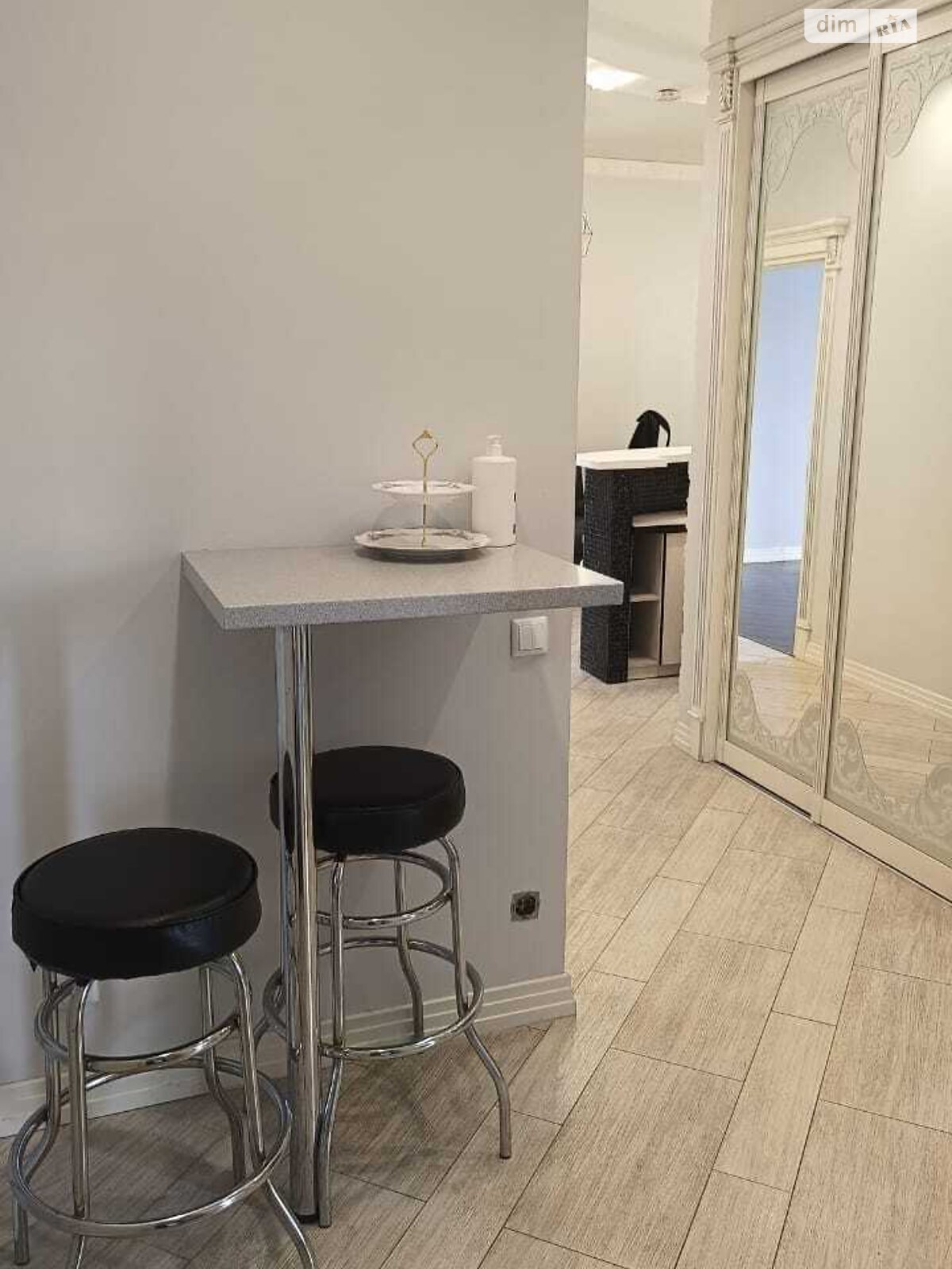 Аренда офисного помещения в Киеве, Павла Тычины проспект 18Б, помещений - 4, этаж - 3 фото 1 Аренда офисного помещения в Киеве, Павла Тычины проспект 18Б, помещений - 4, этаж - 3 фото 1