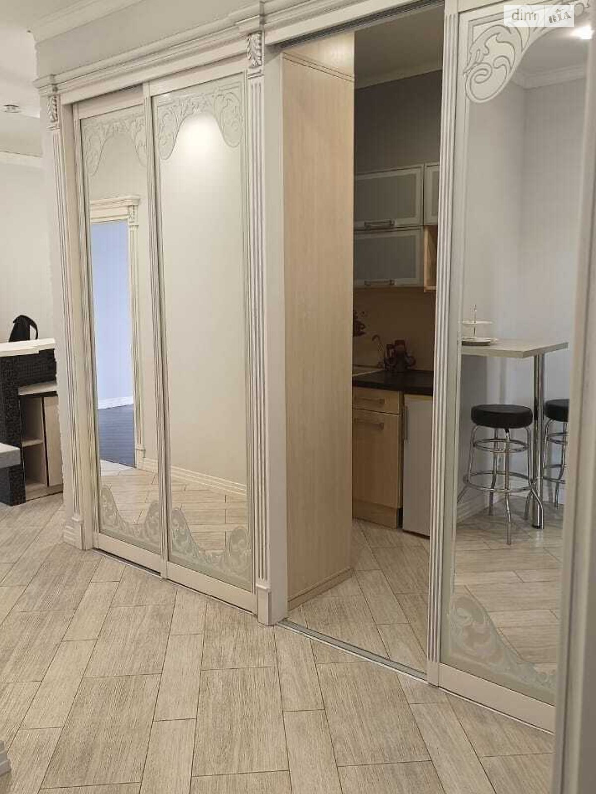 Аренда офисного помещения в Киеве, Павла Тычины проспект 18Б, помещений - 4, этаж - 3 фото 1 Аренда офисного помещения в Киеве, Павла Тычины проспект 18Б, помещений - 4, этаж - 3 фото 1