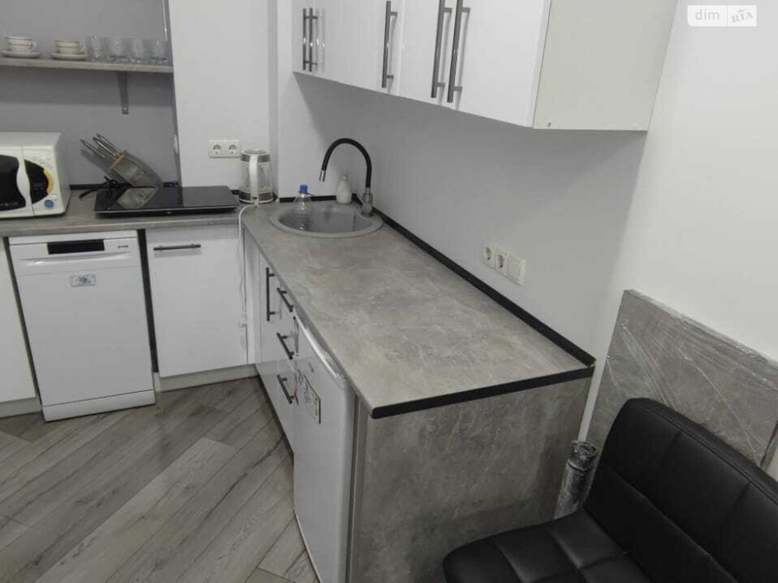 Аренда офисного помещения в Киеве, Павла Тычины проспект 18Б, помещений - 4, этаж - 3 фото 1 Аренда офисного помещения в Киеве, Павла Тычины проспект 18Б, помещений - 4, этаж - 3 фото 1