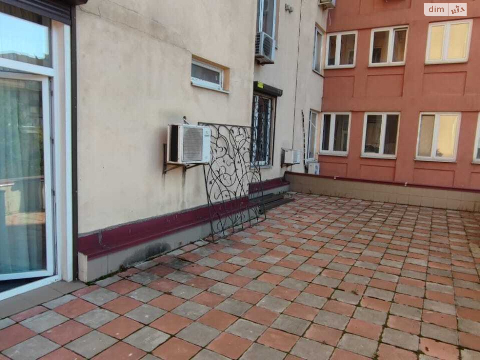 Аренда офисного помещения в Киеве, Павла Тычины проспект 18Б, помещений - 4, этаж - 3 фото 1 Аренда офисного помещения в Киеве, Павла Тычины проспект 18Б, помещений - 4, этаж - 3 фото 1