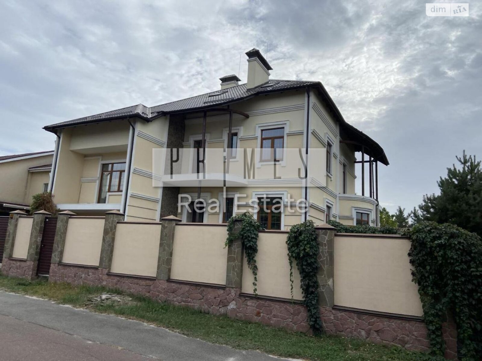 Аренда офисного помещения в Киеве, Елочный переулок 10, помещений - 8, этаж - 1 фото 1 Аренда офисного помещения в Киеве, Елочный переулок 10, помещений - 8, этаж - 1 фото 1