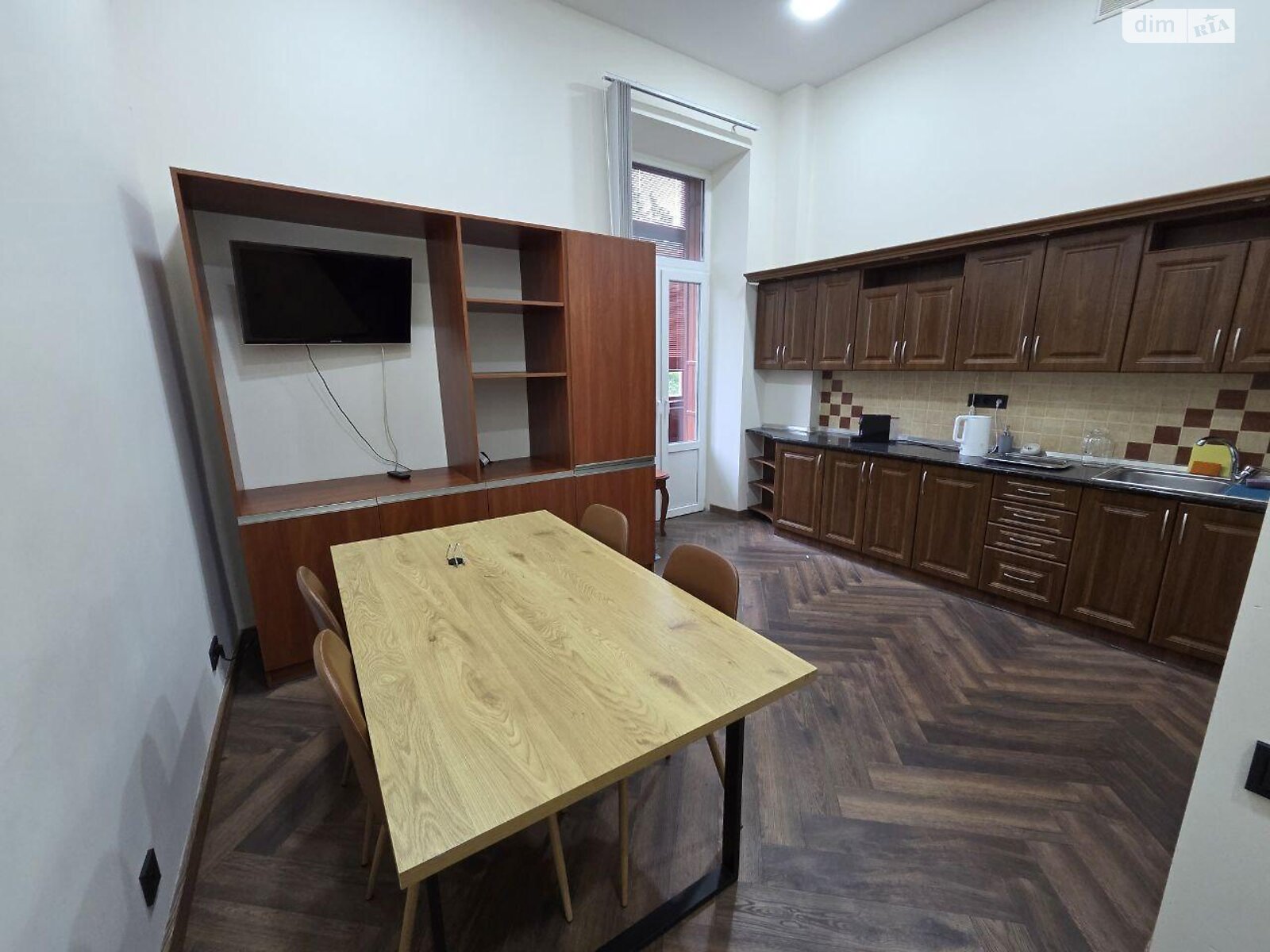 Оренда офісного приміщення в Києві, Саксаганського вулиця 84/86, приміщень - 10, поверх - 4 фото 1 Оренда офісного приміщення в Києві, Саксаганського вулиця 84/86, приміщень - 10, поверх - 4 фото 1
