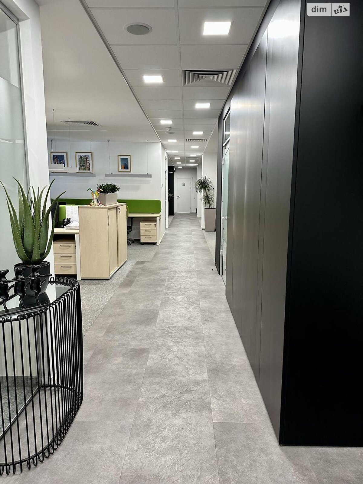 Оренда офісного приміщення в Києві, Спортивна площа 3В, приміщень - 8, поверх - 3 фото 1