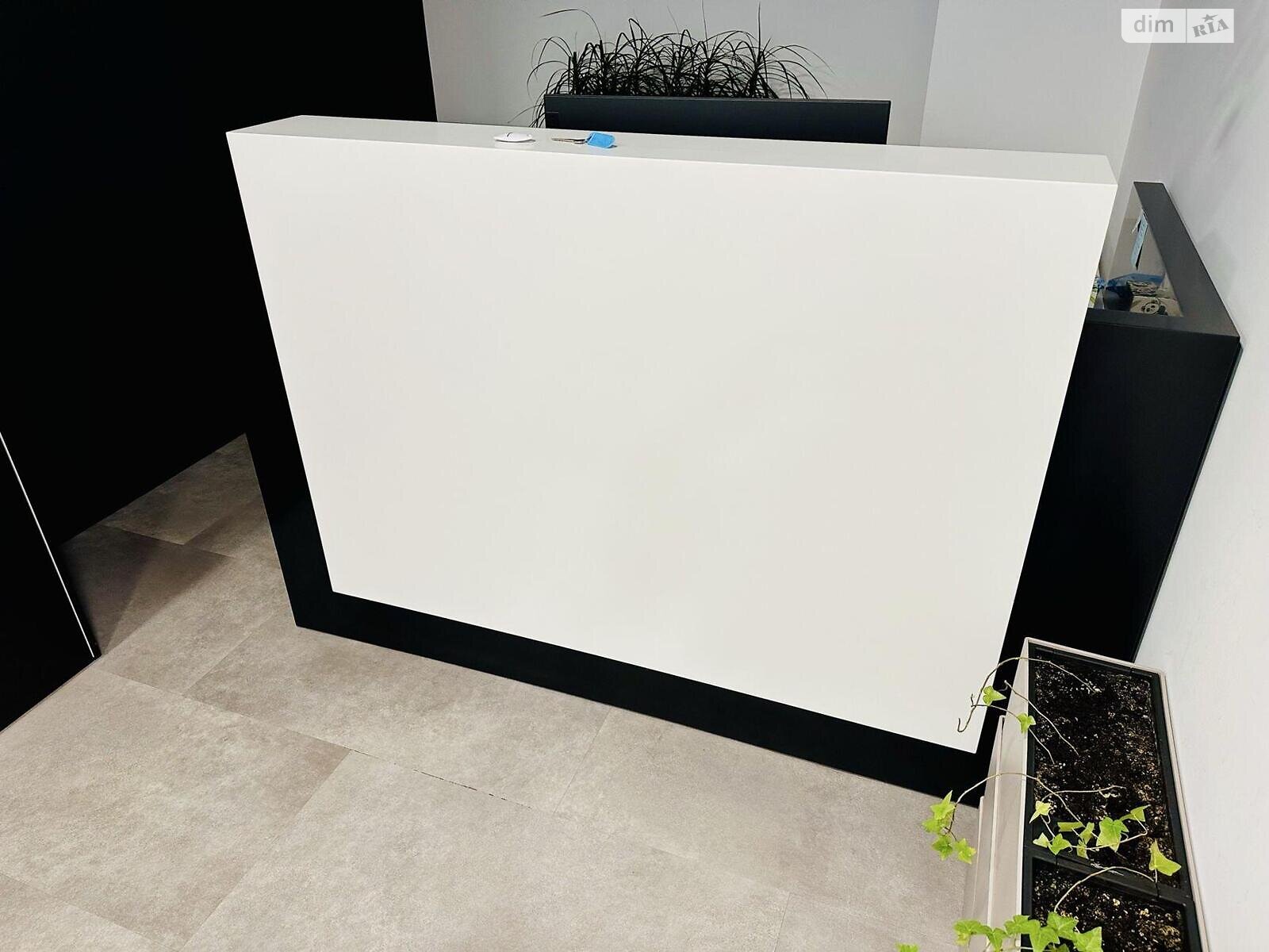 Оренда офісного приміщення в Києві, Спортивна площа 3В, приміщень - 8, поверх - 3 фото 1