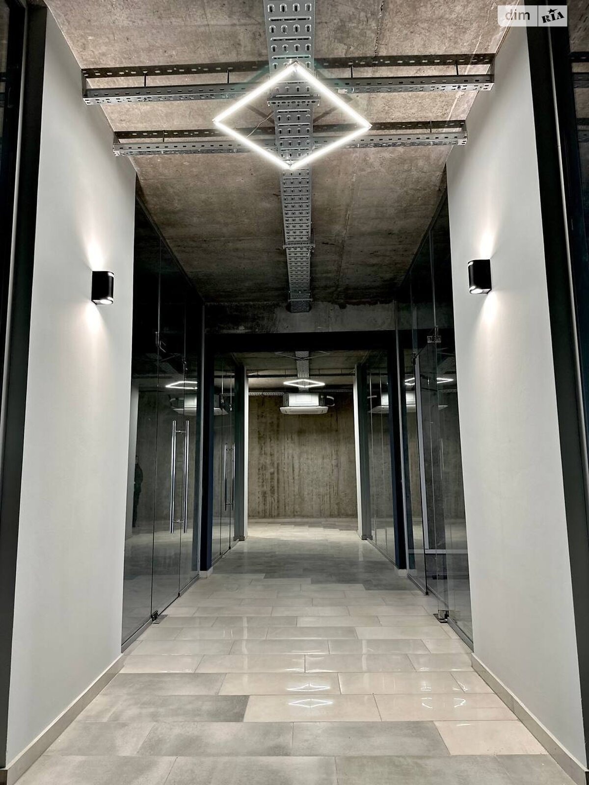 Аренда офисного помещения в Киеве, Ушинского улица 40, помещений - 14, этаж - 9 фото 1 Аренда офисного помещения в Киеве, Ушинского улица 40, помещений - 14, этаж - 9 фото 1