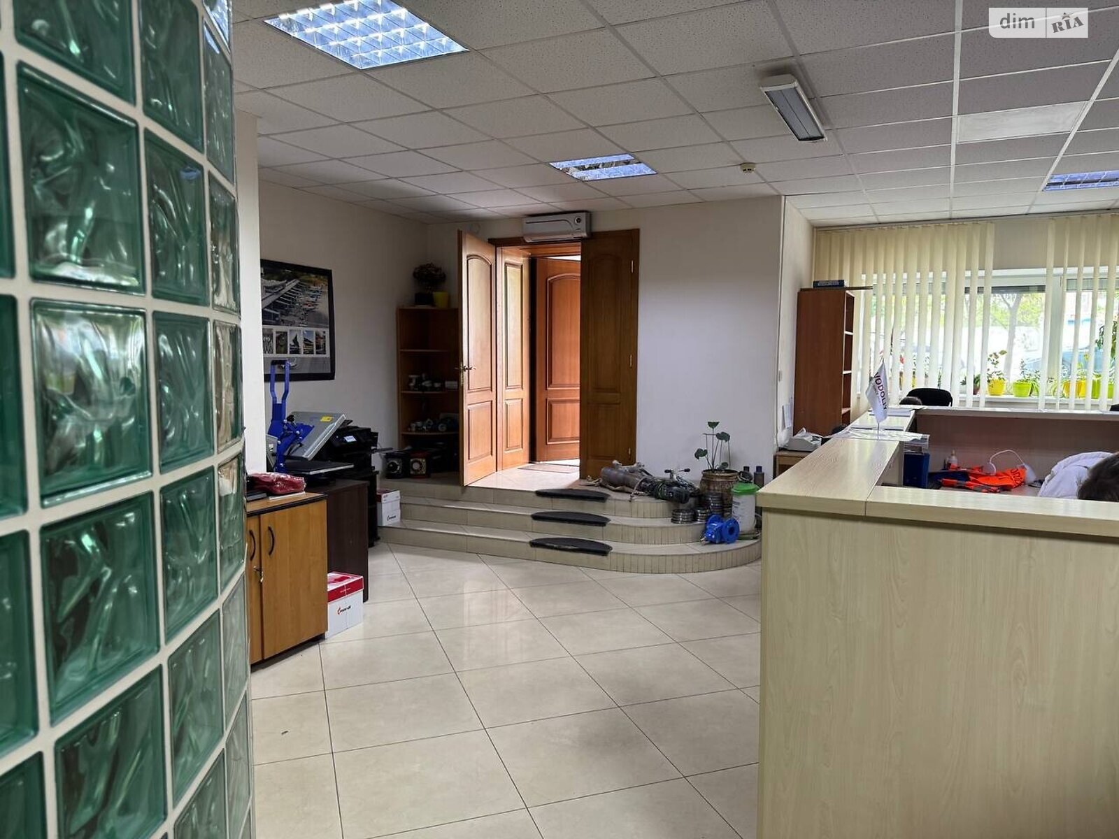 Аренда офисного помещения в Киеве, Харьковское шоссе 58, помещений - 5, этаж - 1 фото 1 Аренда офисного помещения в Киеве, Харьковское шоссе 58, помещений - 5, этаж - 1 фото 1