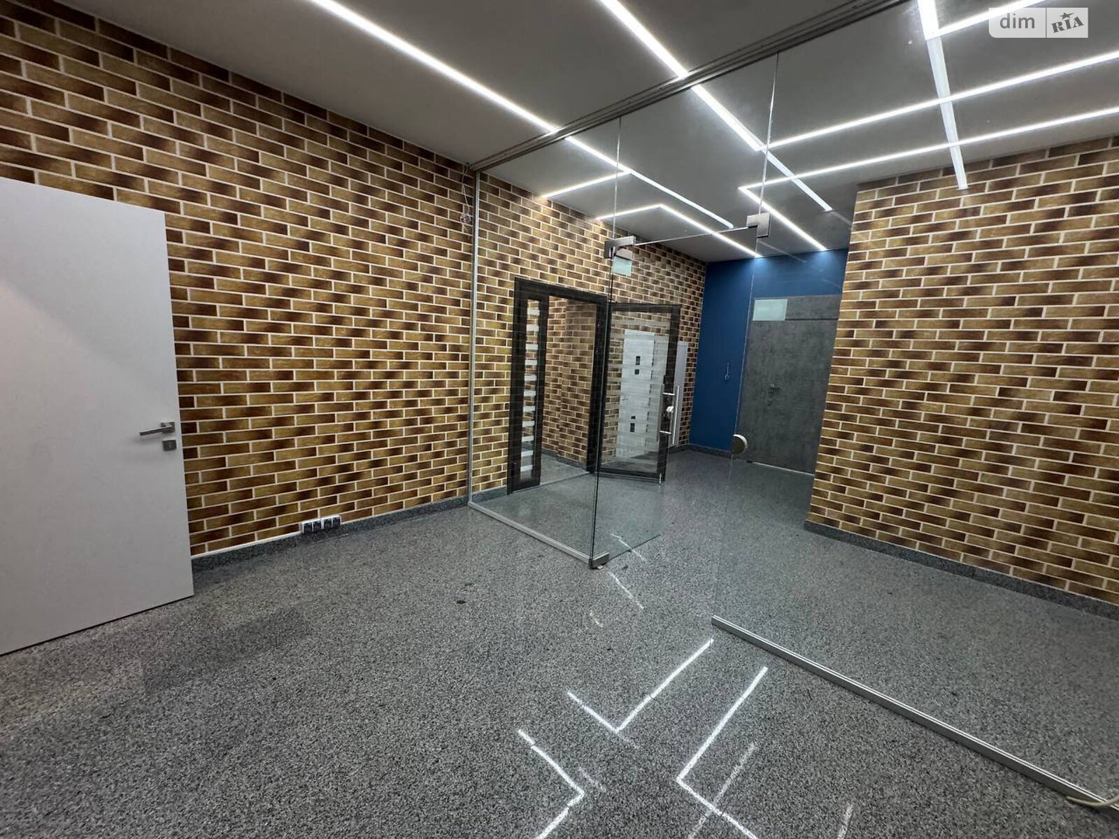 Аренда офисного помещения в Киеве, Центральная улица 21А, помещений - 1, этаж - 1 фото 1 Аренда офисного помещения в Киеве, Центральная улица 21А, помещений - 1, этаж - 1 фото 1