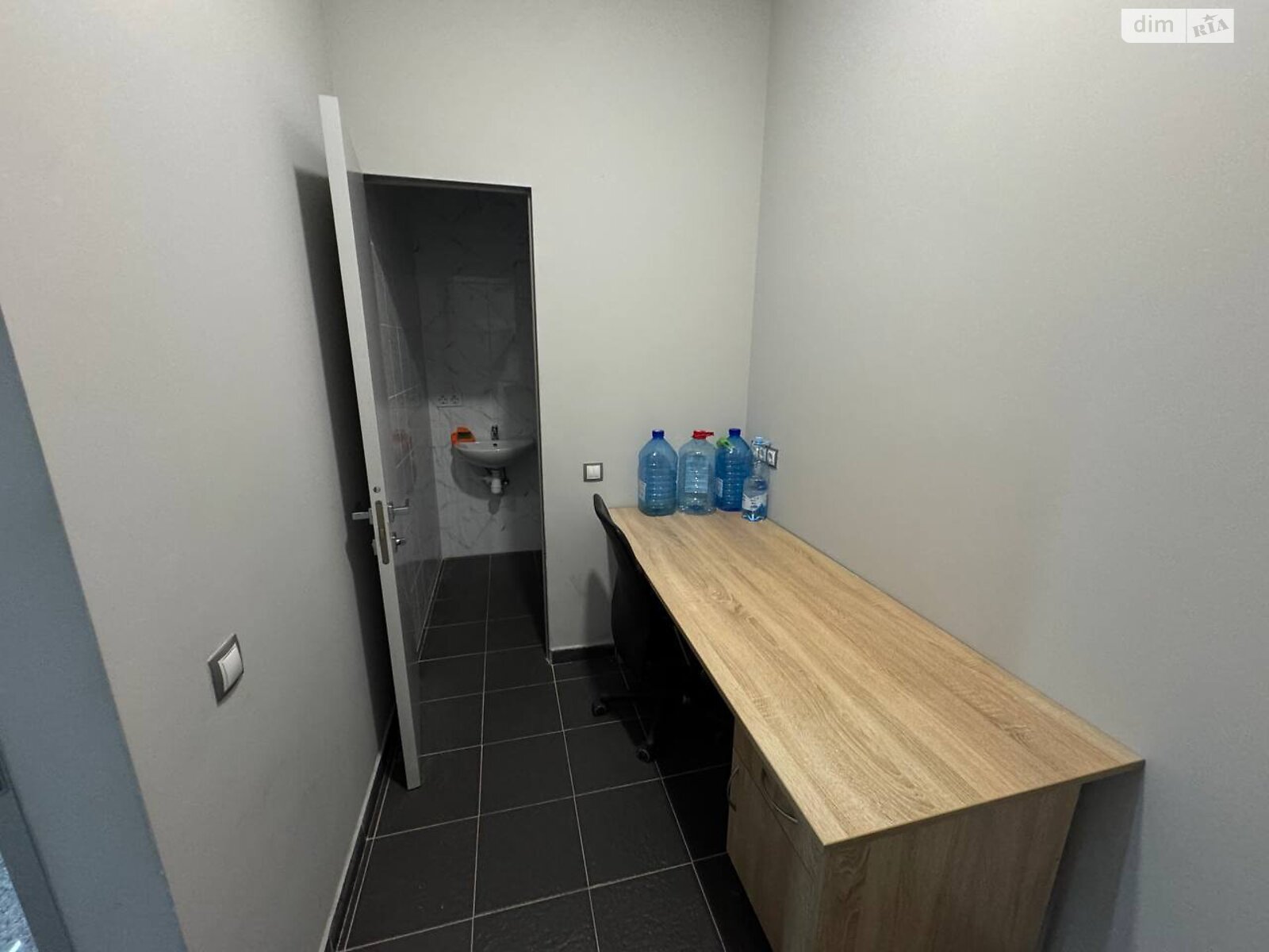 Аренда офисного помещения в Киеве, Центральная улица 21А, помещений - 1, этаж - 1 фото 1 Аренда офисного помещения в Киеве, Центральная улица 21А, помещений - 1, этаж - 1 фото 1