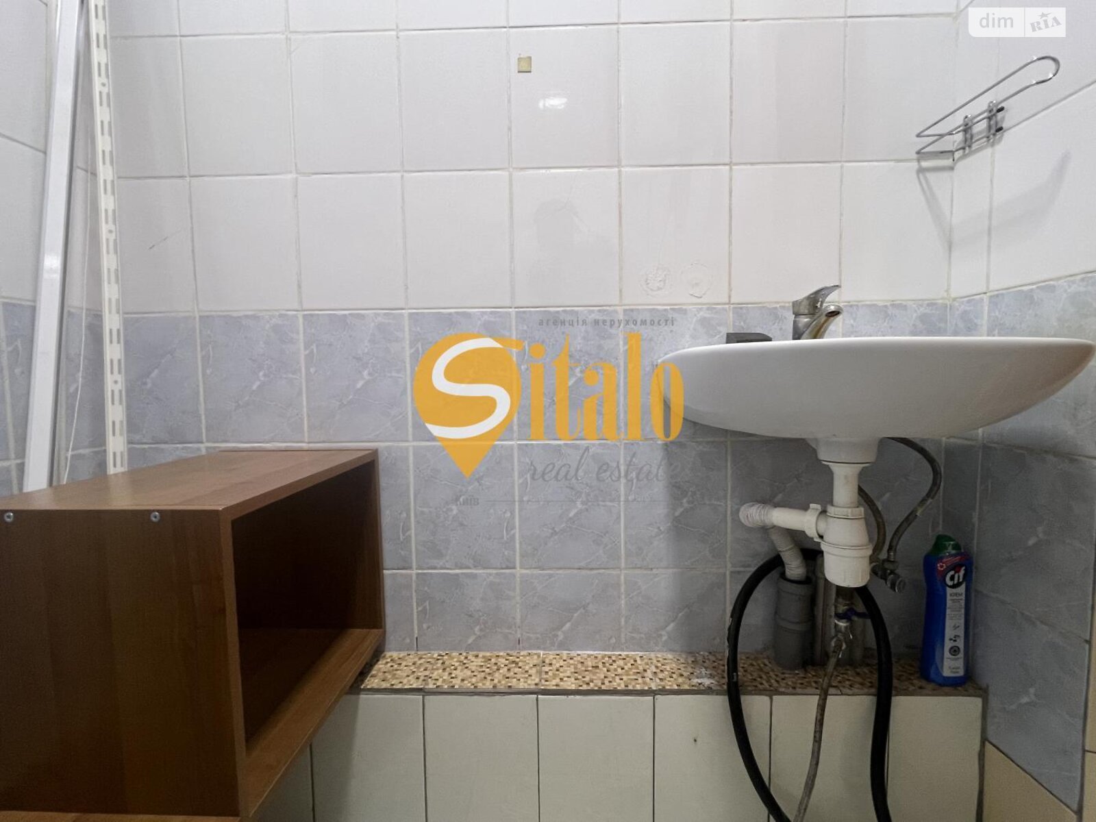 Аренда офисного помещения в Киеве, Центральная улица 11, помещений - 10, этаж - 1 фото 1 Аренда офисного помещения в Киеве, Центральная улица 11, помещений - 10, этаж - 1 фото 1