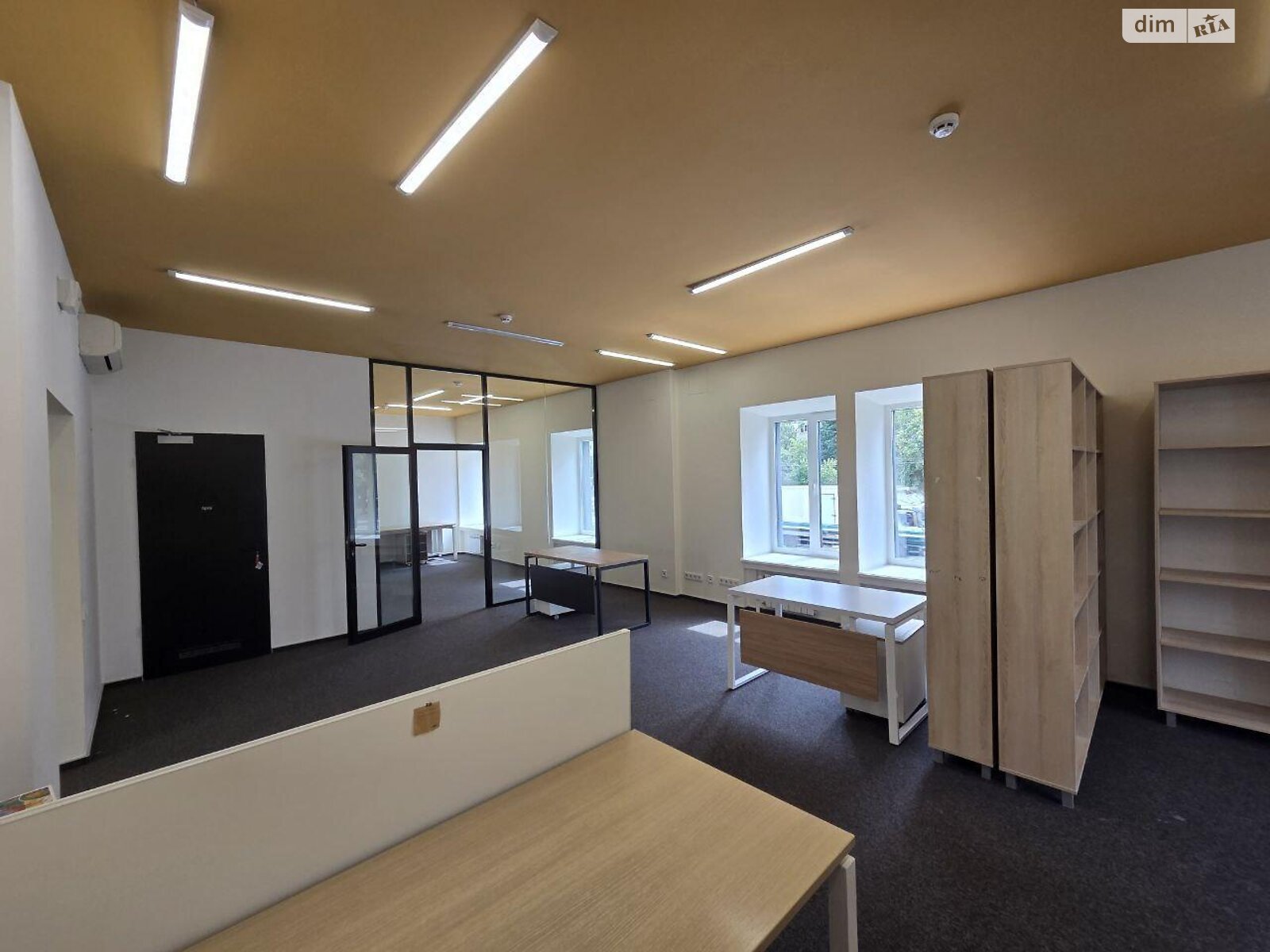 Аренда офисного помещения в Киеве, Науки проспект 1, помещений - 10, этаж - 2 фото 1 Аренда офисного помещения в Киеве, Науки проспект 1, помещений - 10, этаж - 2 фото 1