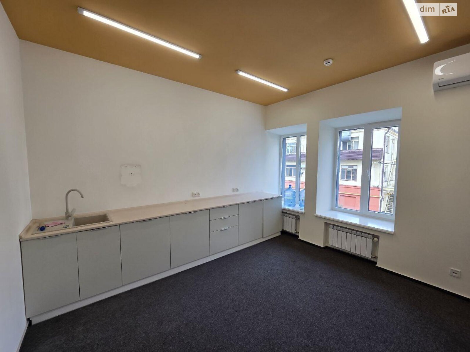 Аренда офисного помещения в Киеве, Науки проспект 1, помещений - 10, этаж - 2 фото 1 Аренда офисного помещения в Киеве, Науки проспект 1, помещений - 10, этаж - 2 фото 1