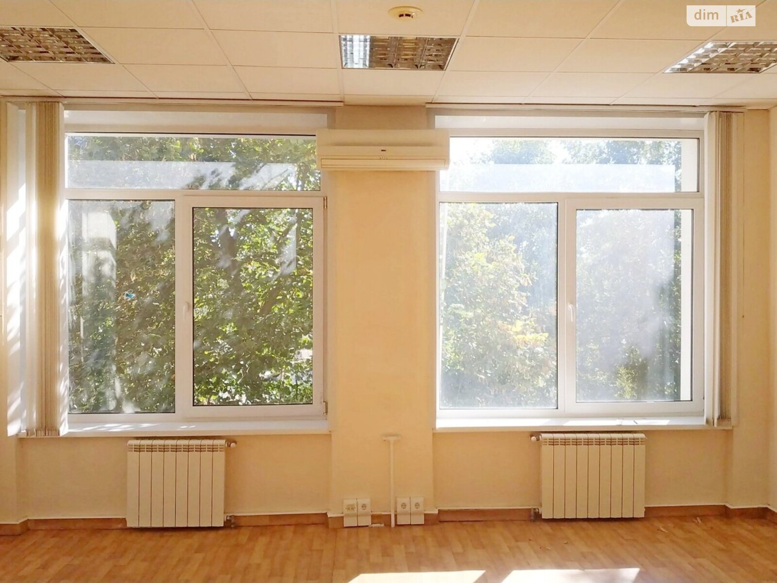 Аренда офисного помещения в Киеве, Мартовская улица, помещений - 1, этаж - 3 фото 1