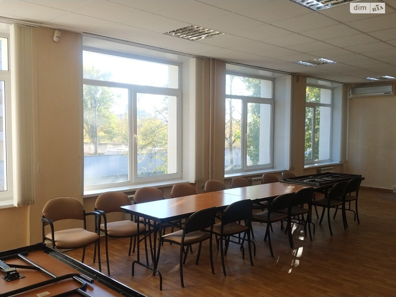 Аренда офисного помещения в Киеве, Мартовская улица, помещений - 1, этаж - 2 фото 1